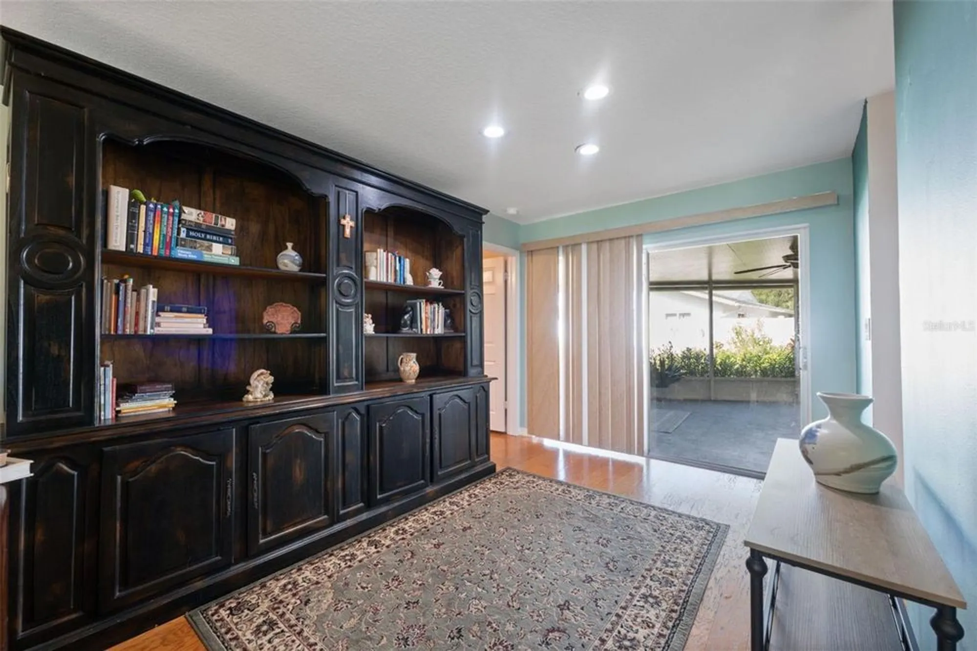 Property Slideshow image 14 of 40 | 766 anchorage ln, Palm Harbor, FL, 34685