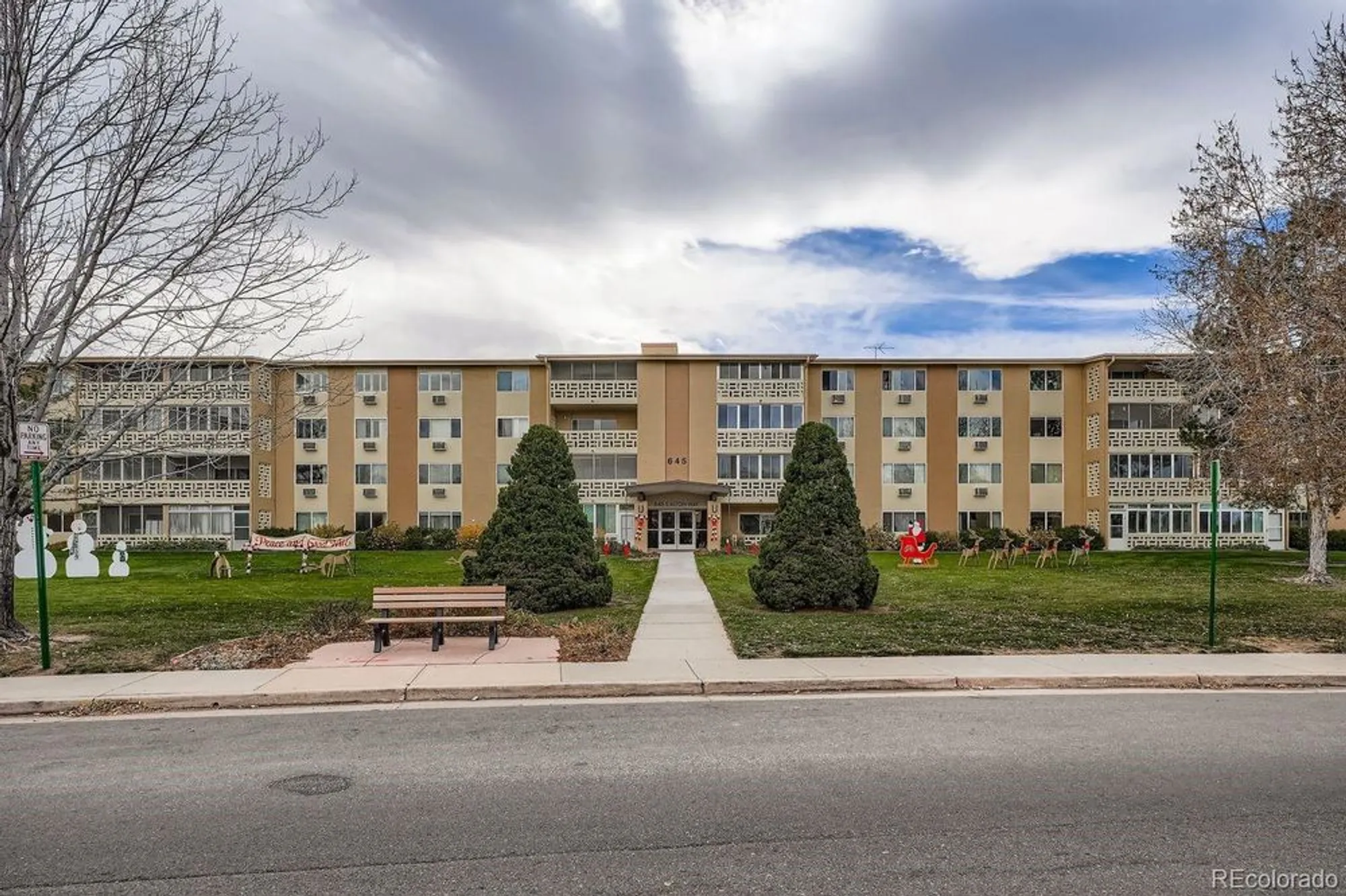 Property Slideshow image 2 of 38 | 645 s alton way 12a, Denver, CO, 80247