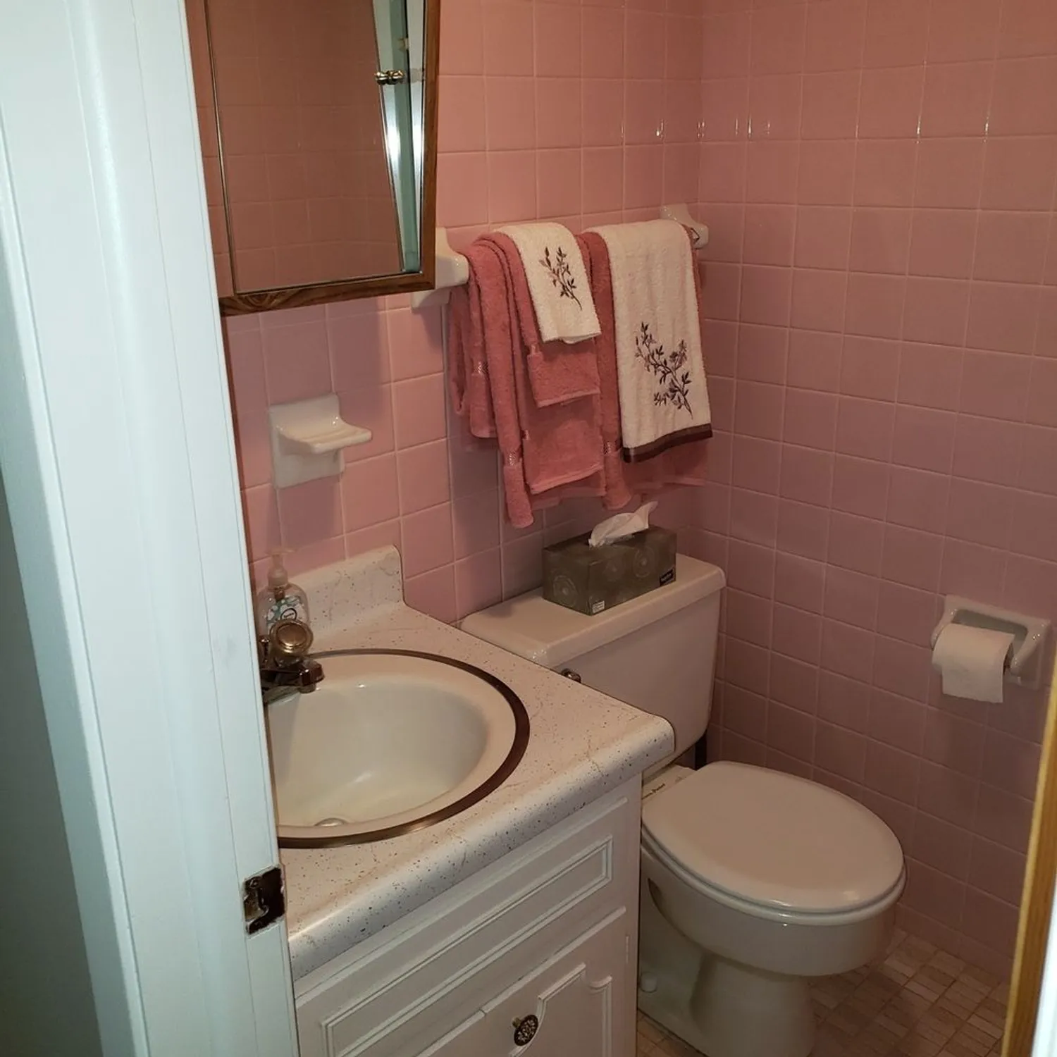 Property Slideshow image 14 of 20 | 5300 walnut ave 12b, Downers Grove, IL, 60515