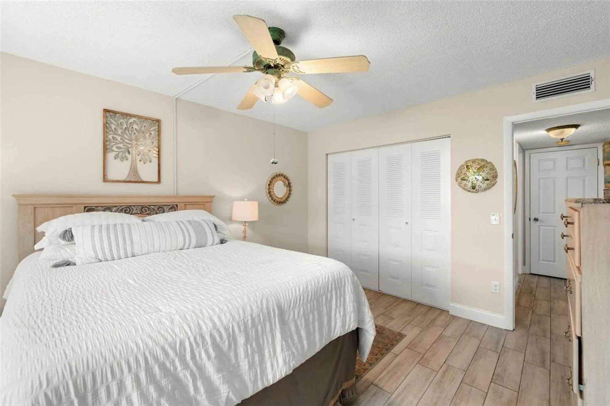 Property Slideshow image 17 of 56 | 1370 heather ridge blvd apt 105, Dunedin, FL, 34698