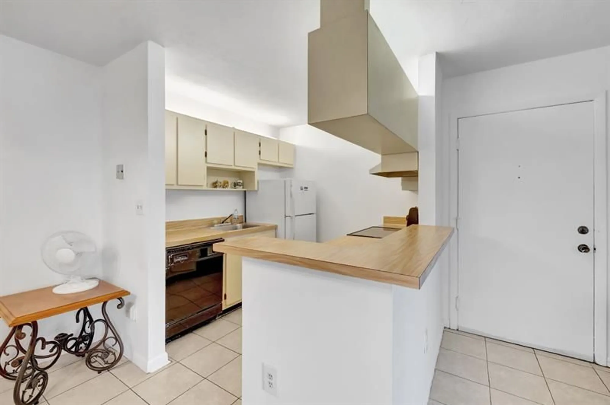 Property Slideshow image 9 of 25 | 9460 s belfort cir # l3-111, Tamarac, FL, 33321