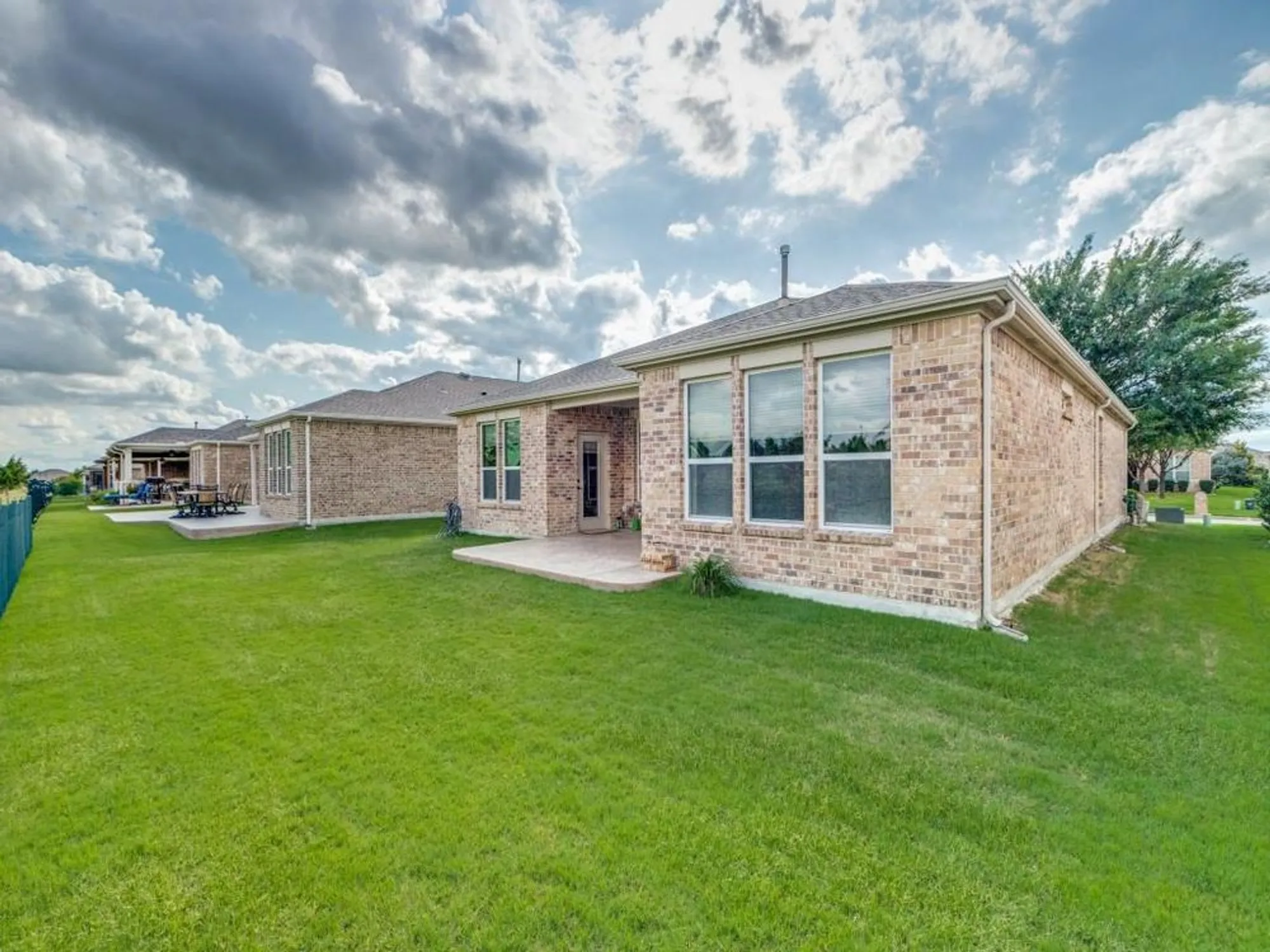 Property Slideshow image 25 of 32 | 7278 honeybee ln, Frisco, TX, 75036