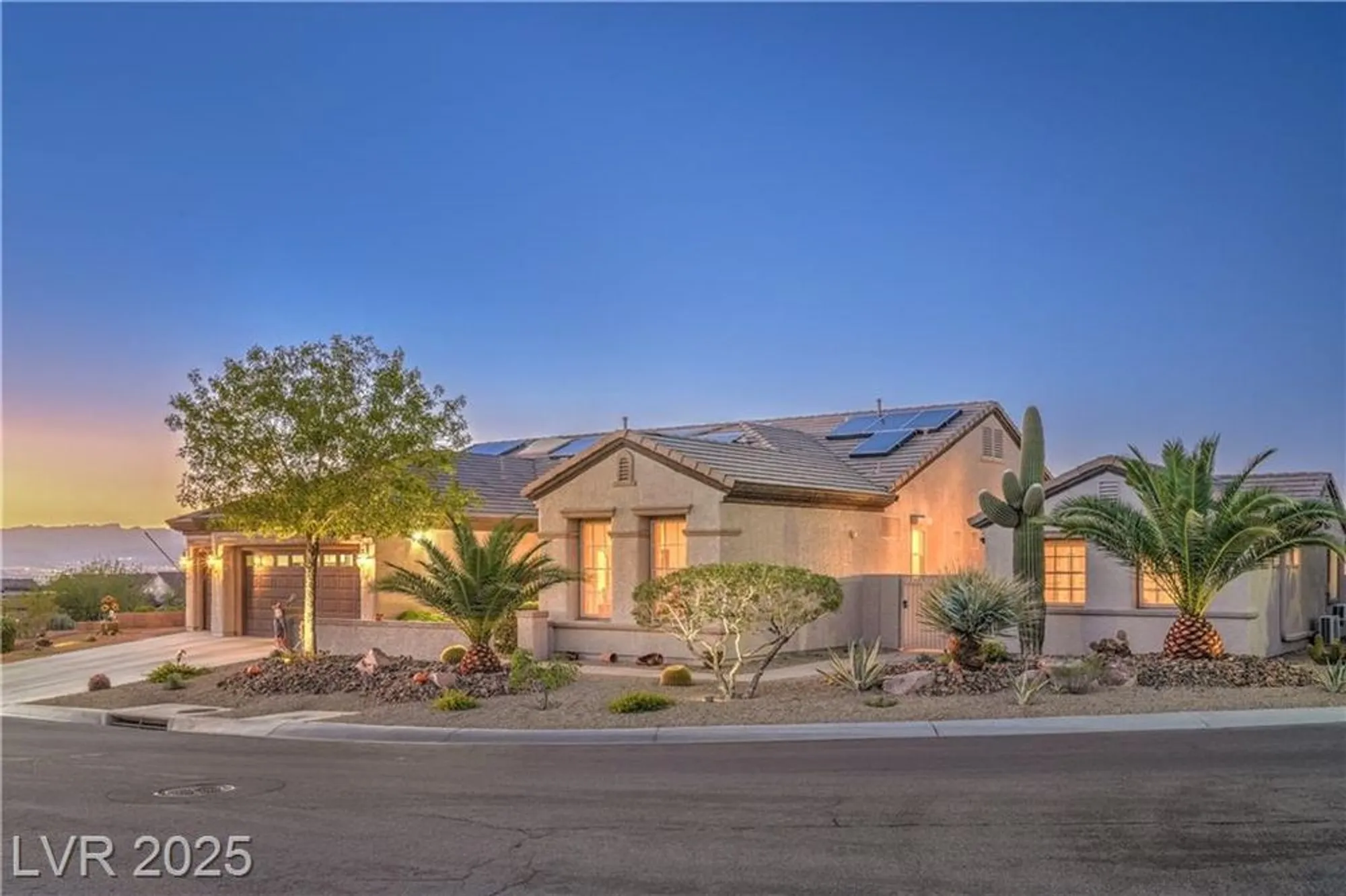 Property Slideshow image 2 of 48 | 2760 olivia heights ave, Henderson, NV, 89052