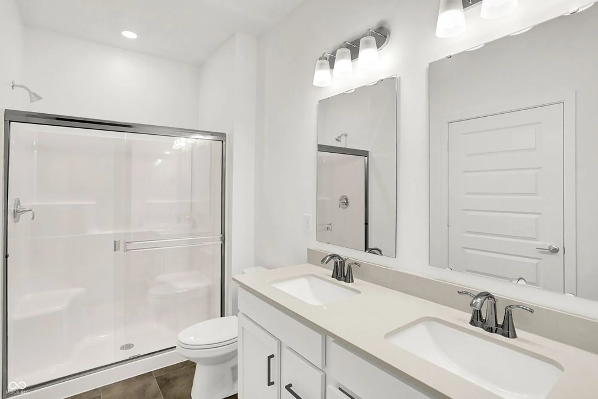 Property Slideshow image 22 of 34 | 5270 nettleton way, Avon, IN, 46123