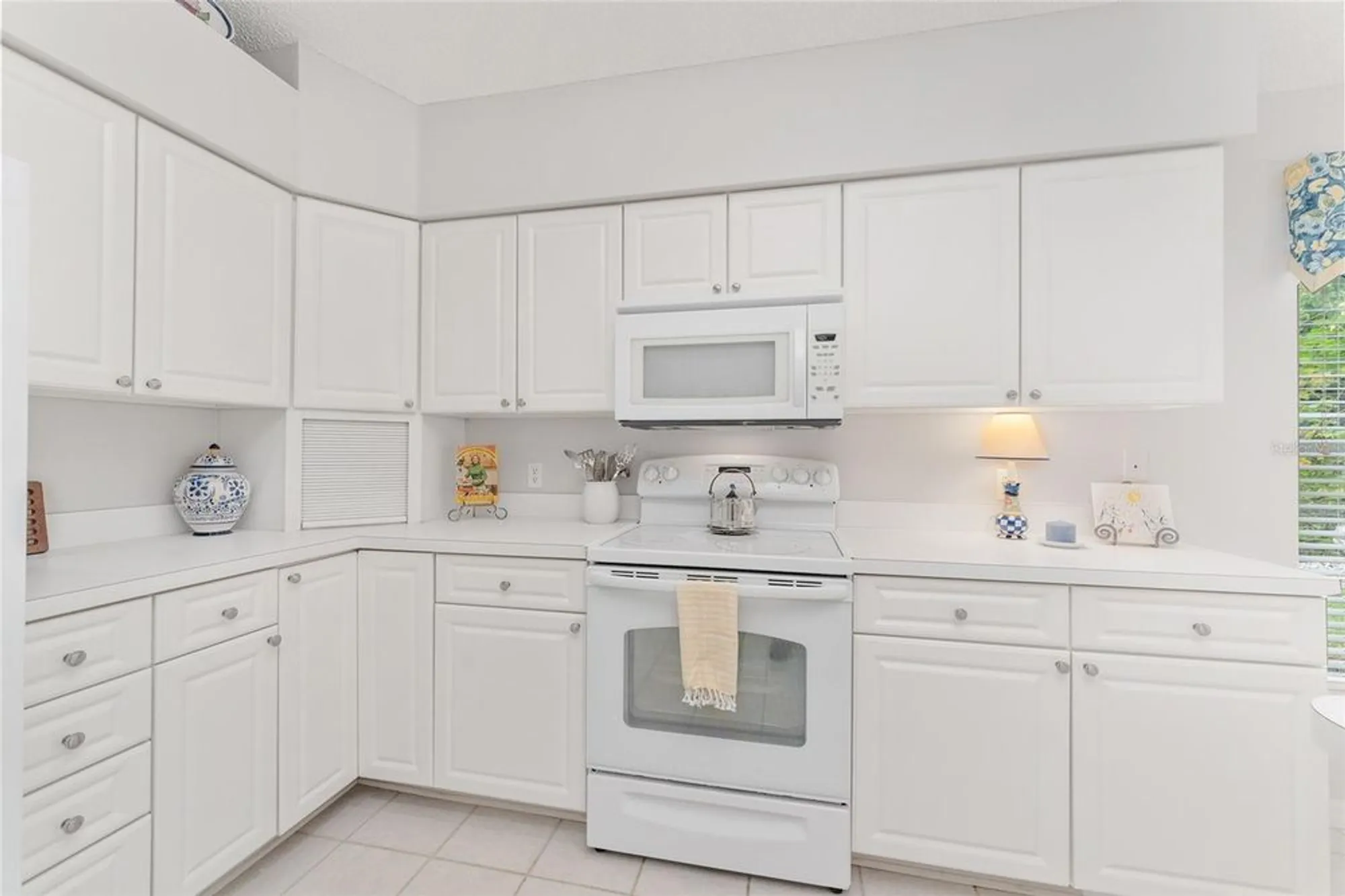 Property Slideshow image 16 of 52 | 1952 palo alto ave, The Villages, FL, 32159