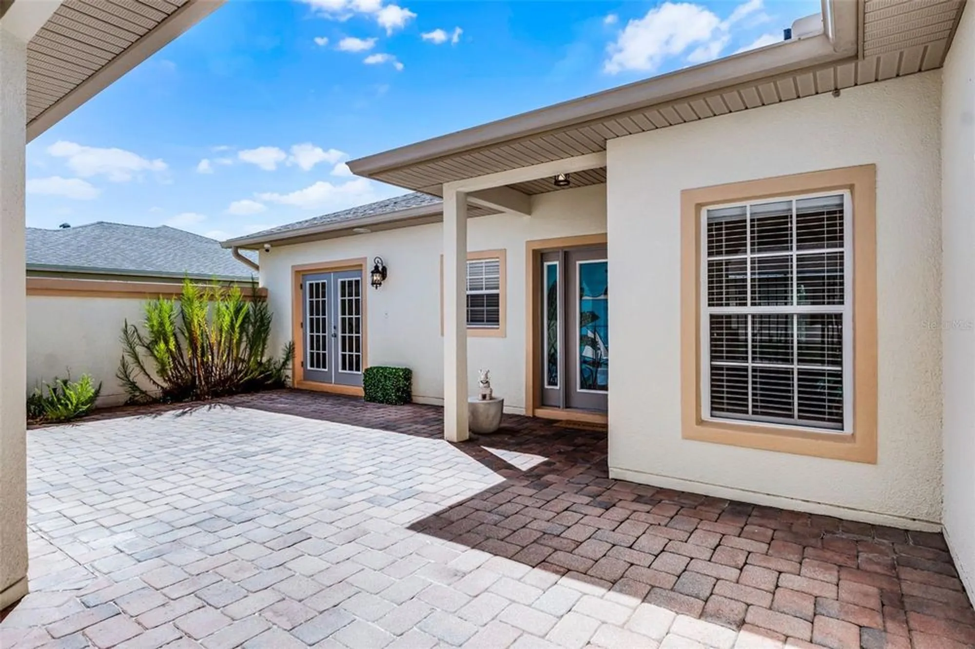 Property Slideshow image 9 of 89 | 917 shorehaven dr, Poinciana, FL, 34759