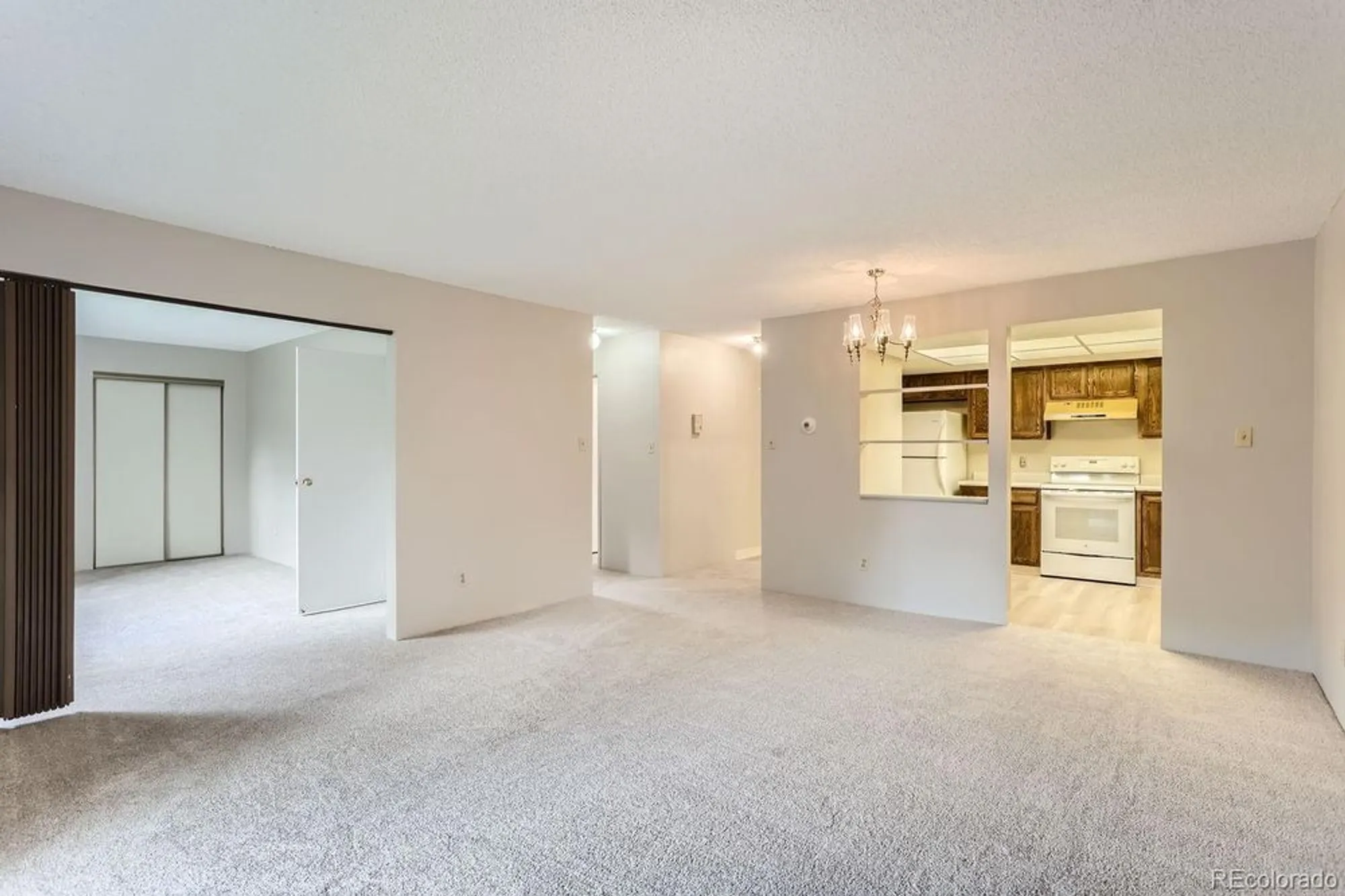 Property Slideshow image 9 of 14 | 13890 e marina dr 111, Aurora, CO, 80014