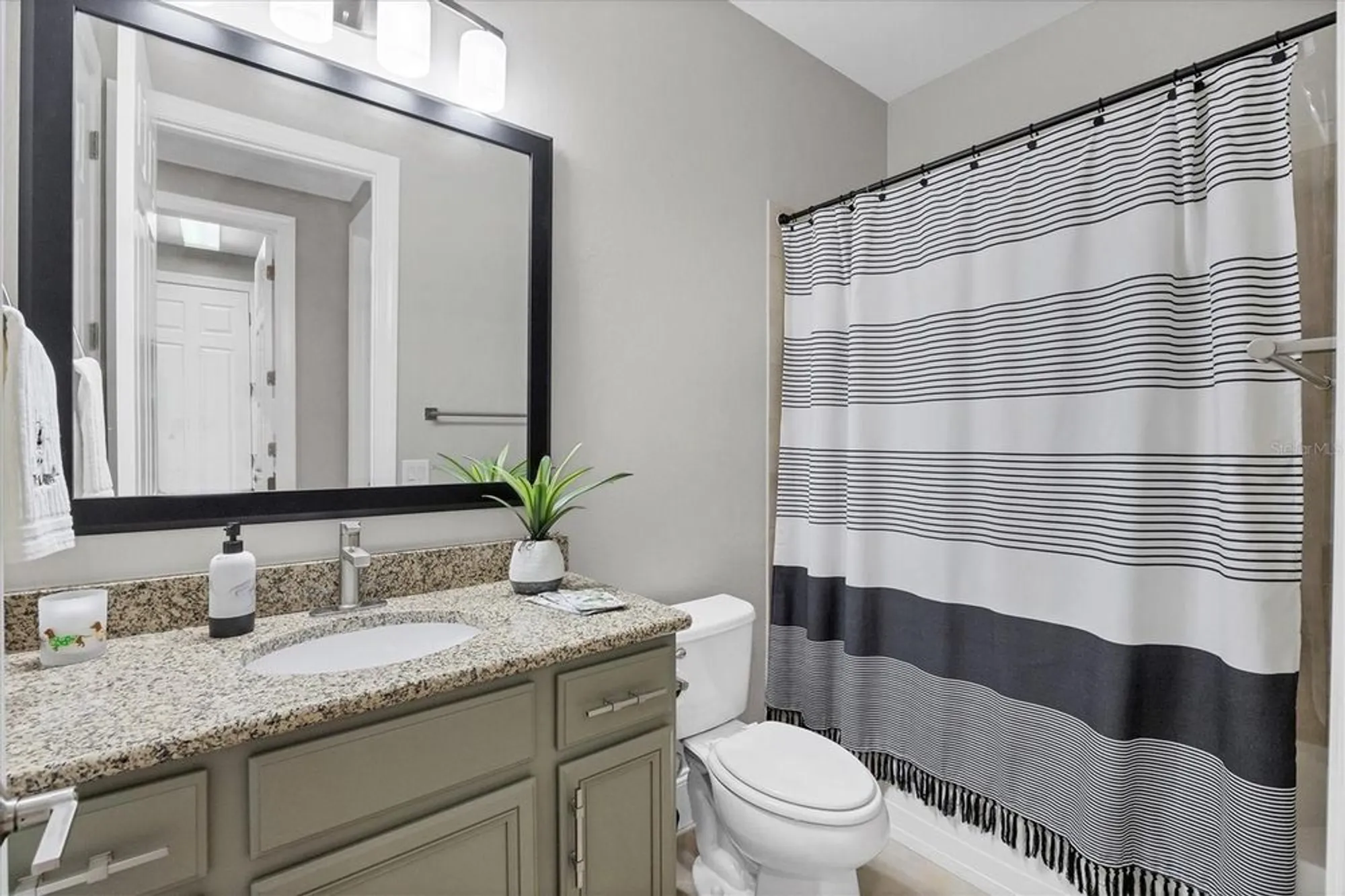 Property Slideshow image 29 of 66 | 6144 abaco dr, Sarasota, FL, 34238