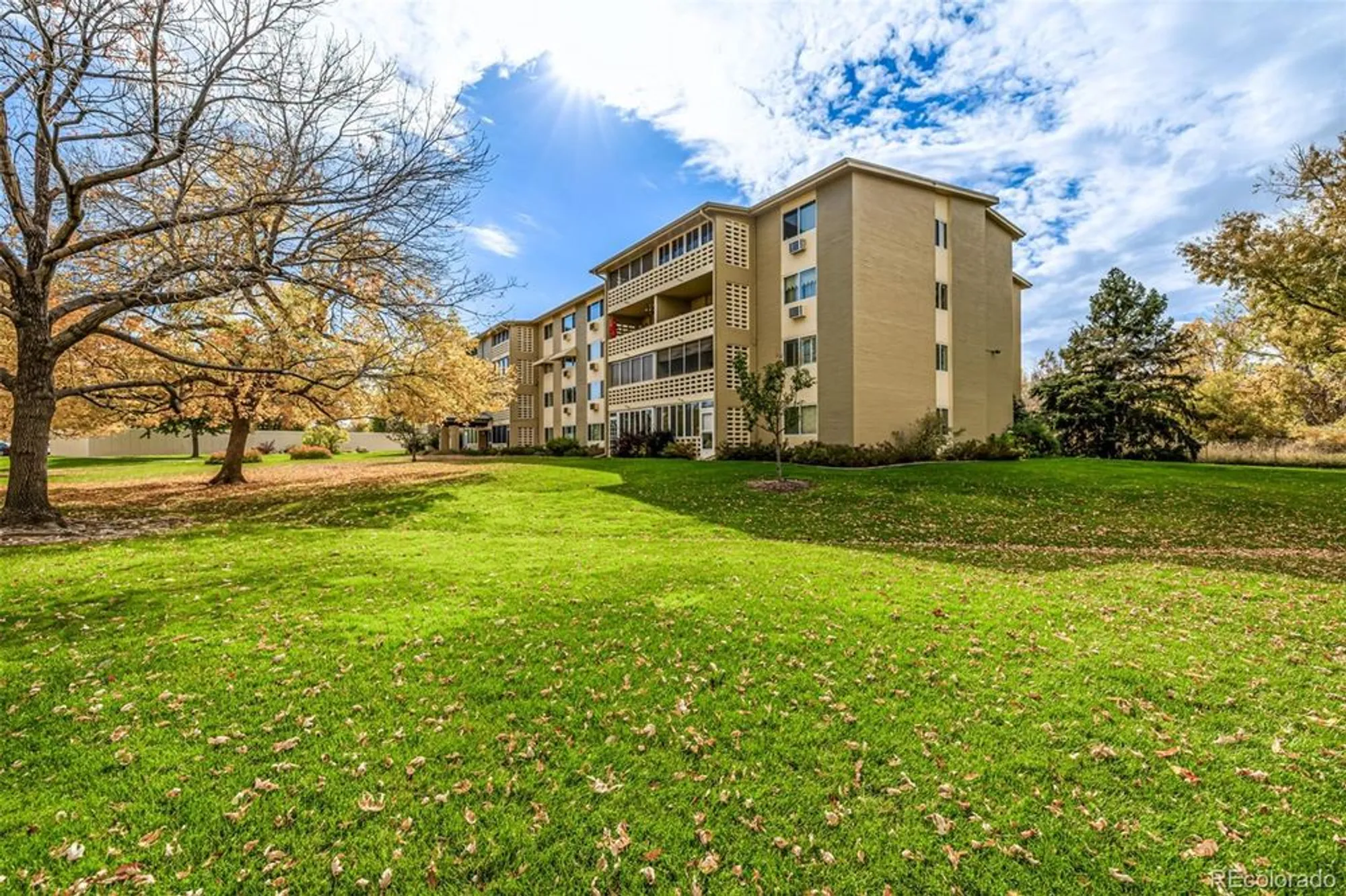 Property Slideshow image 1 of 34 | 635 s alton way 2b, Denver, CO, 80247