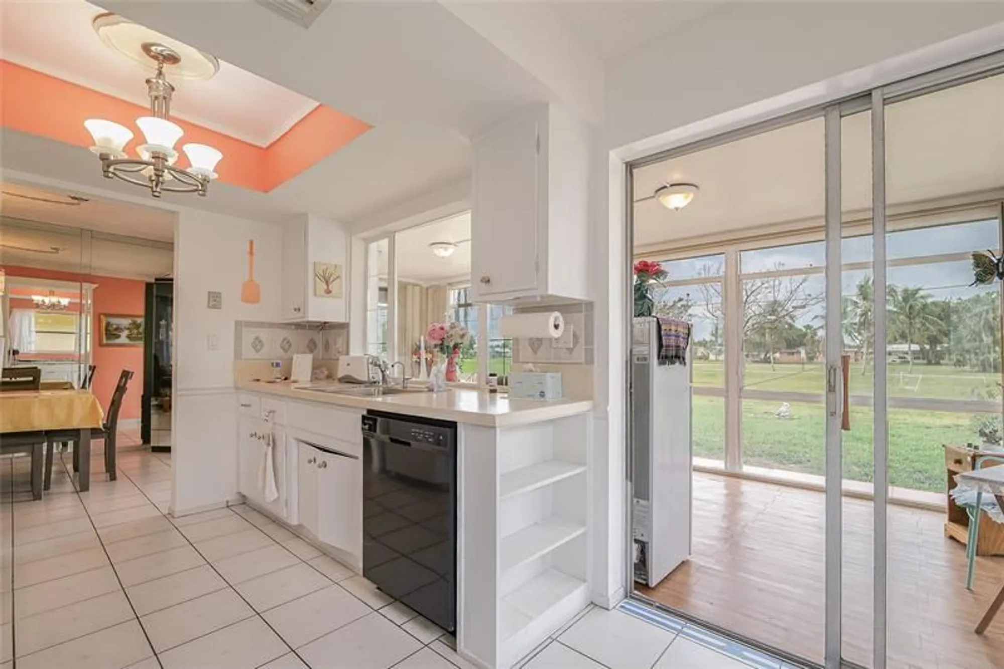 Property Slideshow image 12 of 55 | 4510 nw 45th ct, Tamarac, FL, 33319