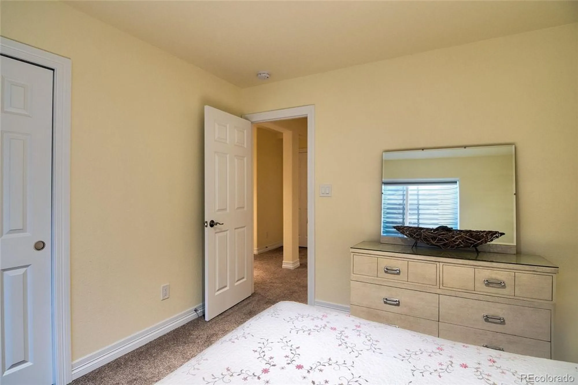 Property Slideshow image 37 of 50 | 8588 w quarles pl, Littleton, CO, 80128