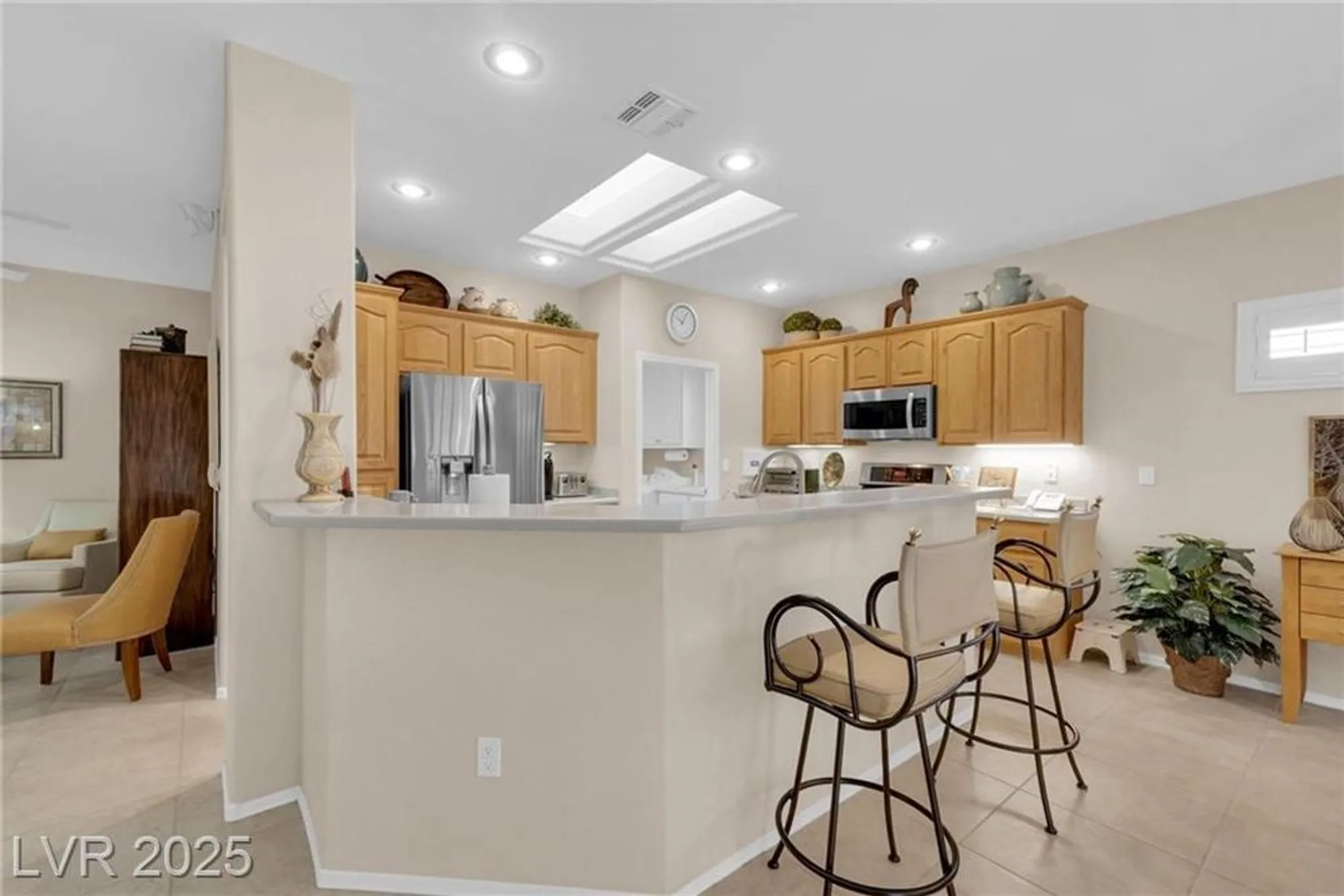 Property Slideshow image 10 of 37 | 1668 sebring hills dr, Henderson, NV, 89052
