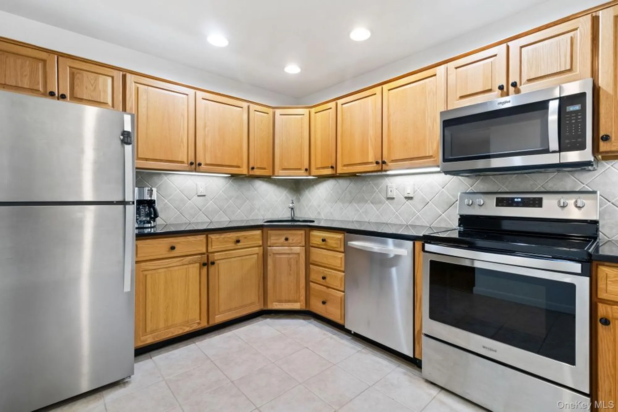 Property Slideshow image 10 of 28 | 148 flintlock way d, Yorktown Heights, NY, 10598