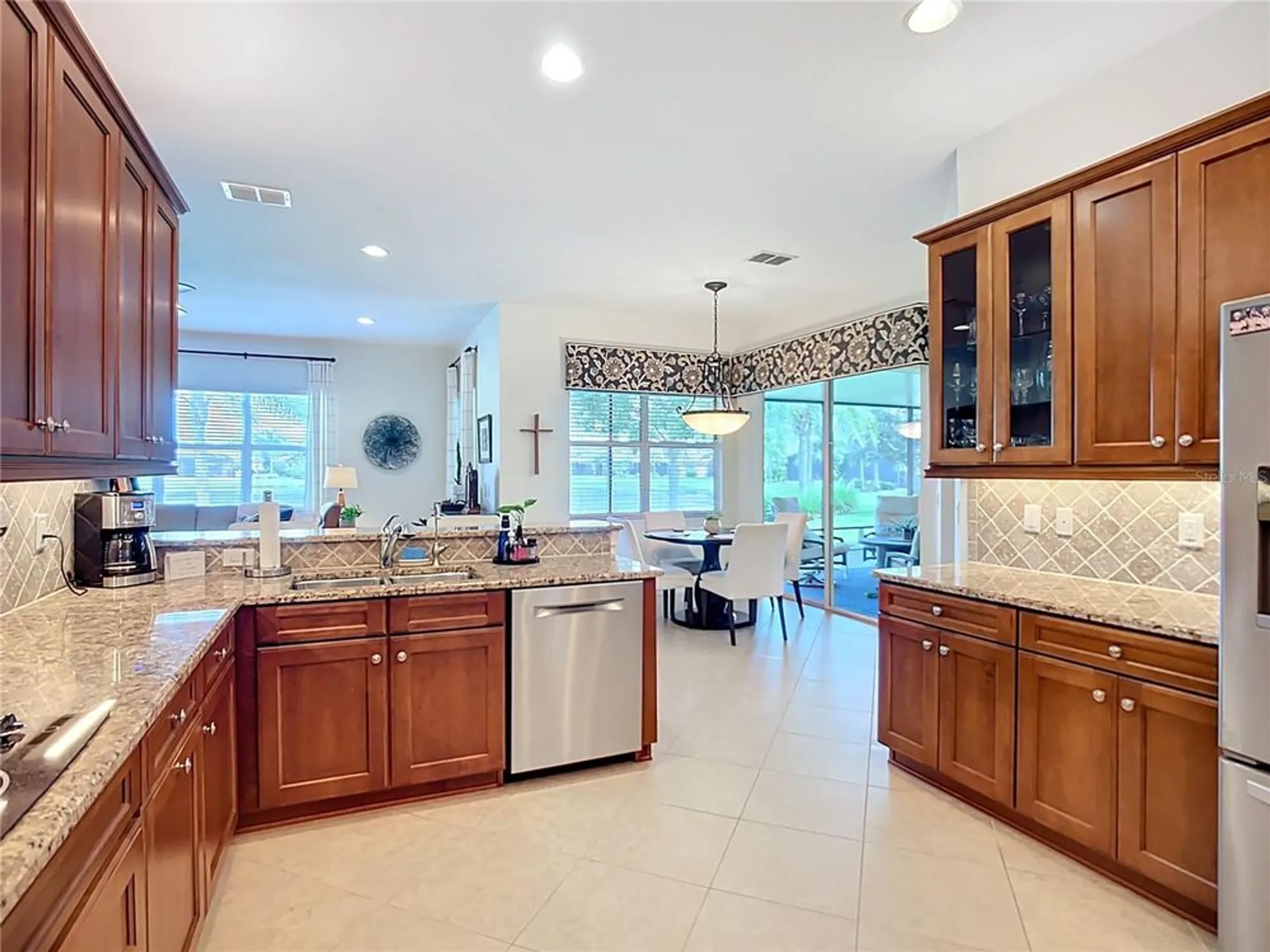 Property Slideshow image 18 of 74 | 16244 diamond bay dr, Wimauma, FL, 33598