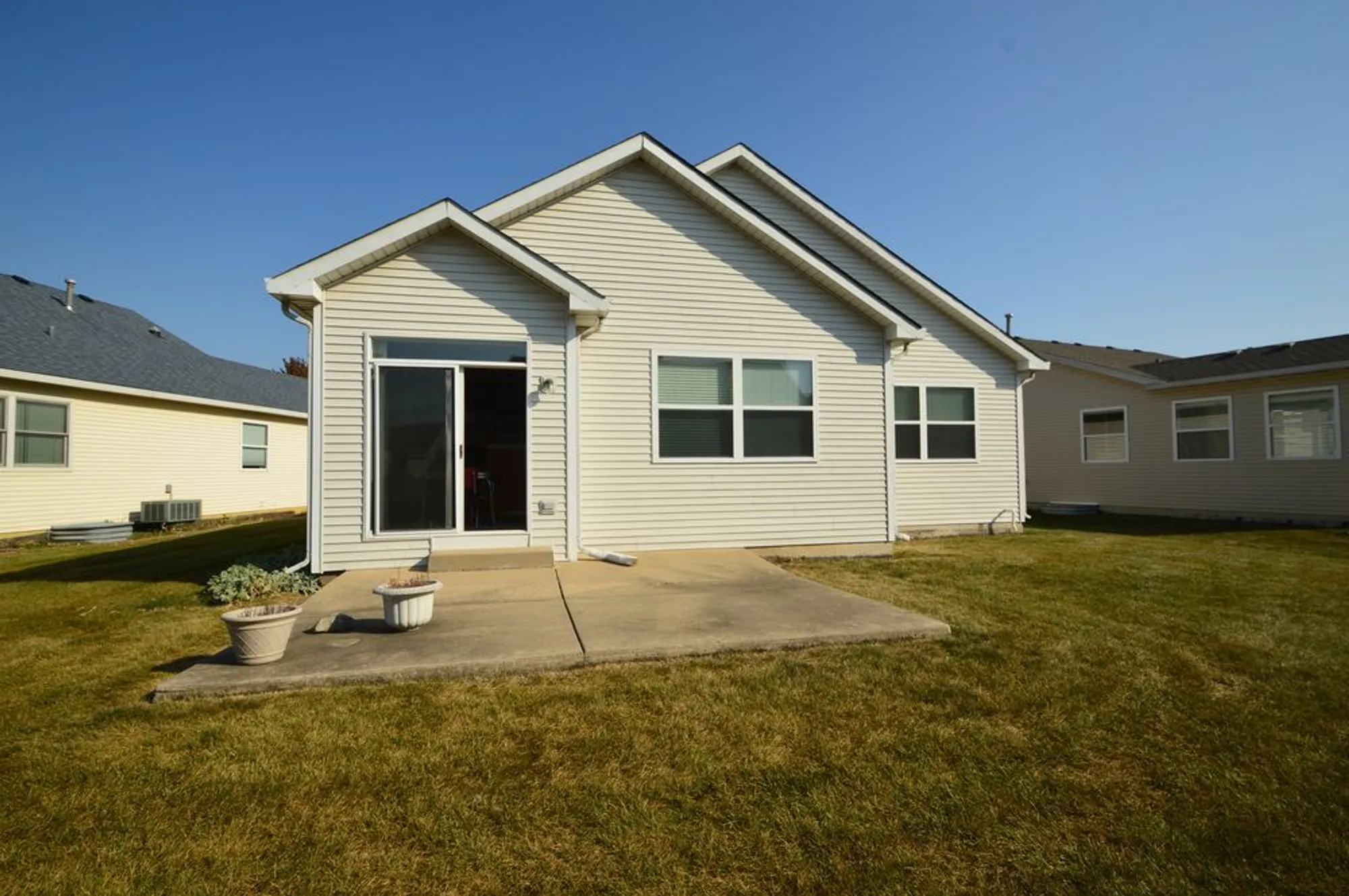Property Slideshow image 24 of 27 | 733 s mecosta ln, Romeoville, IL, 60446