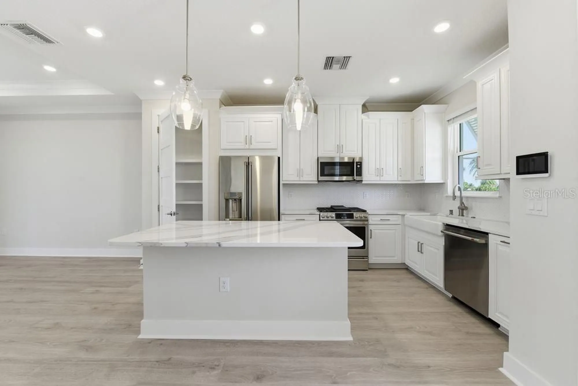 Property Slideshow image 10 of 55 | 4052 santa caterina blvd # 10101, Bradenton, FL, 34211