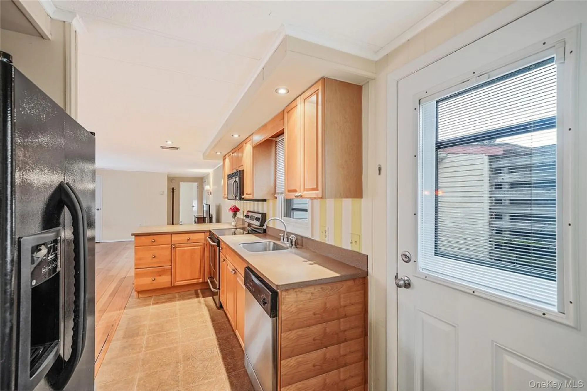 Property Slideshow image 13 of 29 | 91 village cir, Manorville, NY, 11949