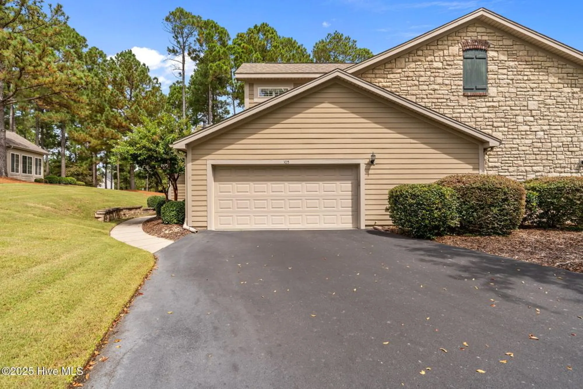 Property Slideshow image 31 of 34 | 105 e chelsea ct, Southern Pines, NC, 28387