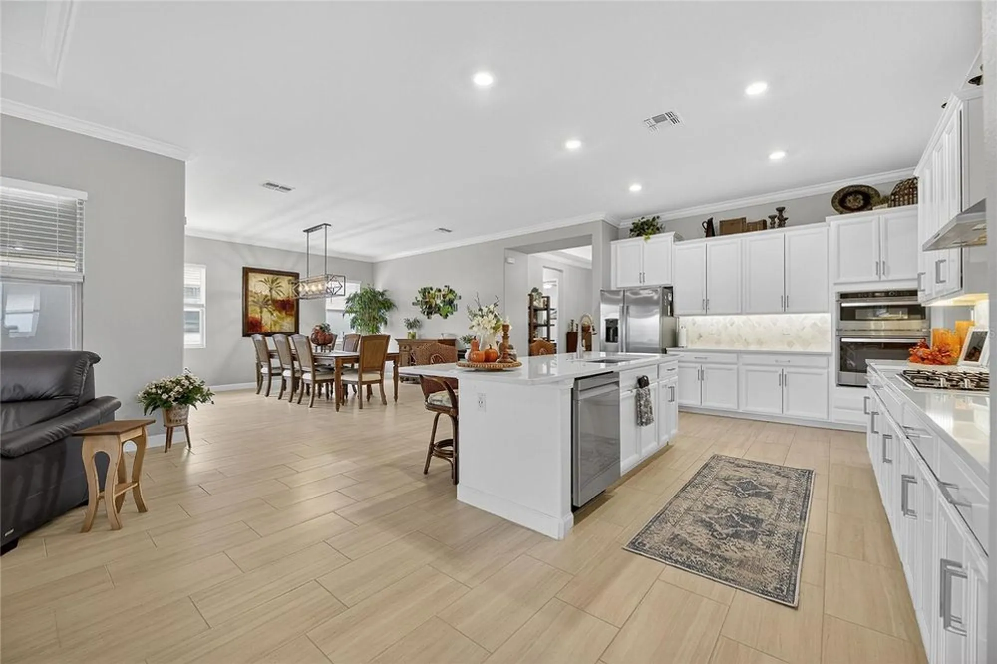 Property Slideshow image 31 of 96 | 5319 windy grove dr, Wimauma, FL, 33598