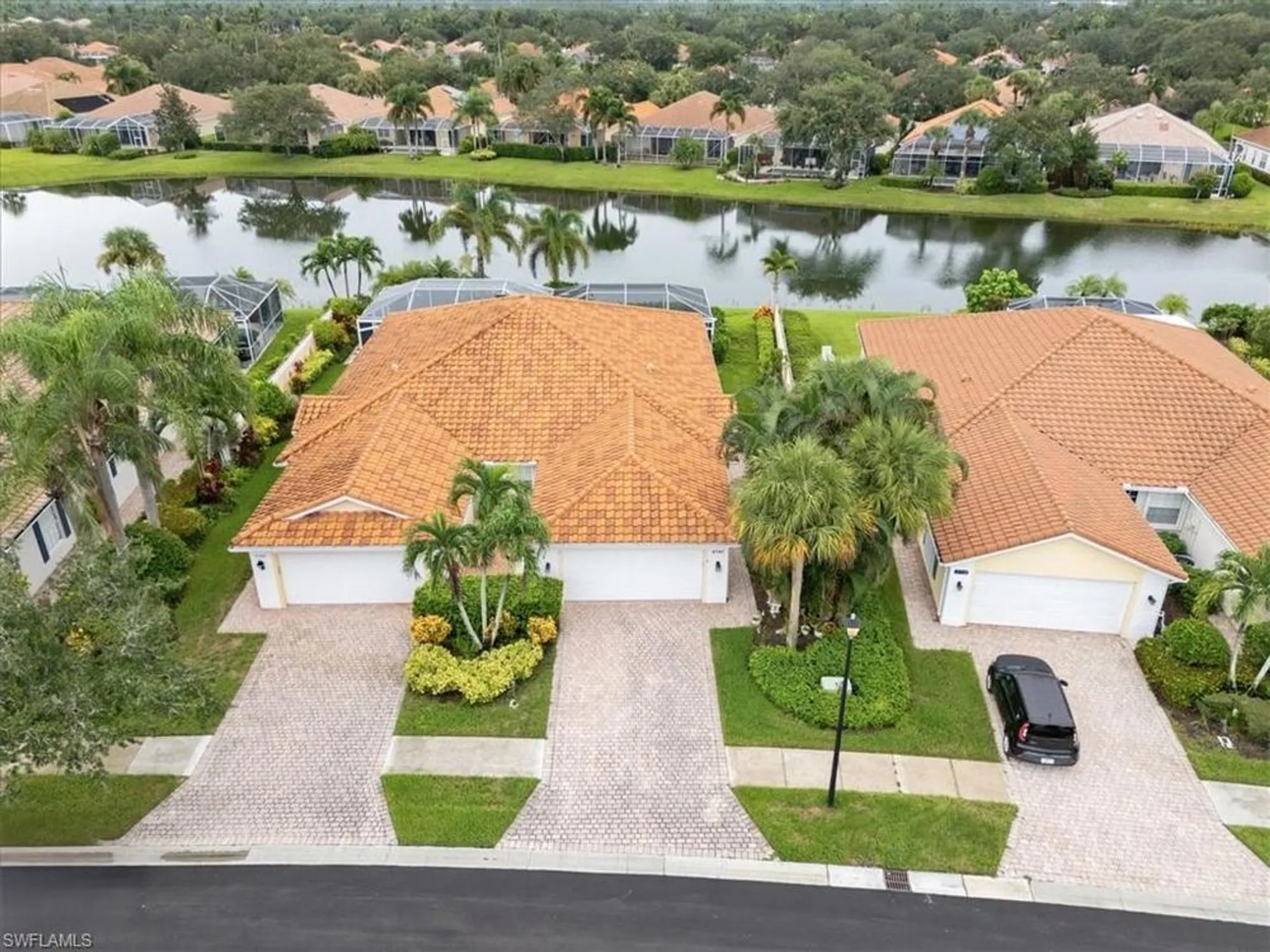 Property Slideshow image 3 of 27 | 5756 drummond way, Naples, FL, 34119