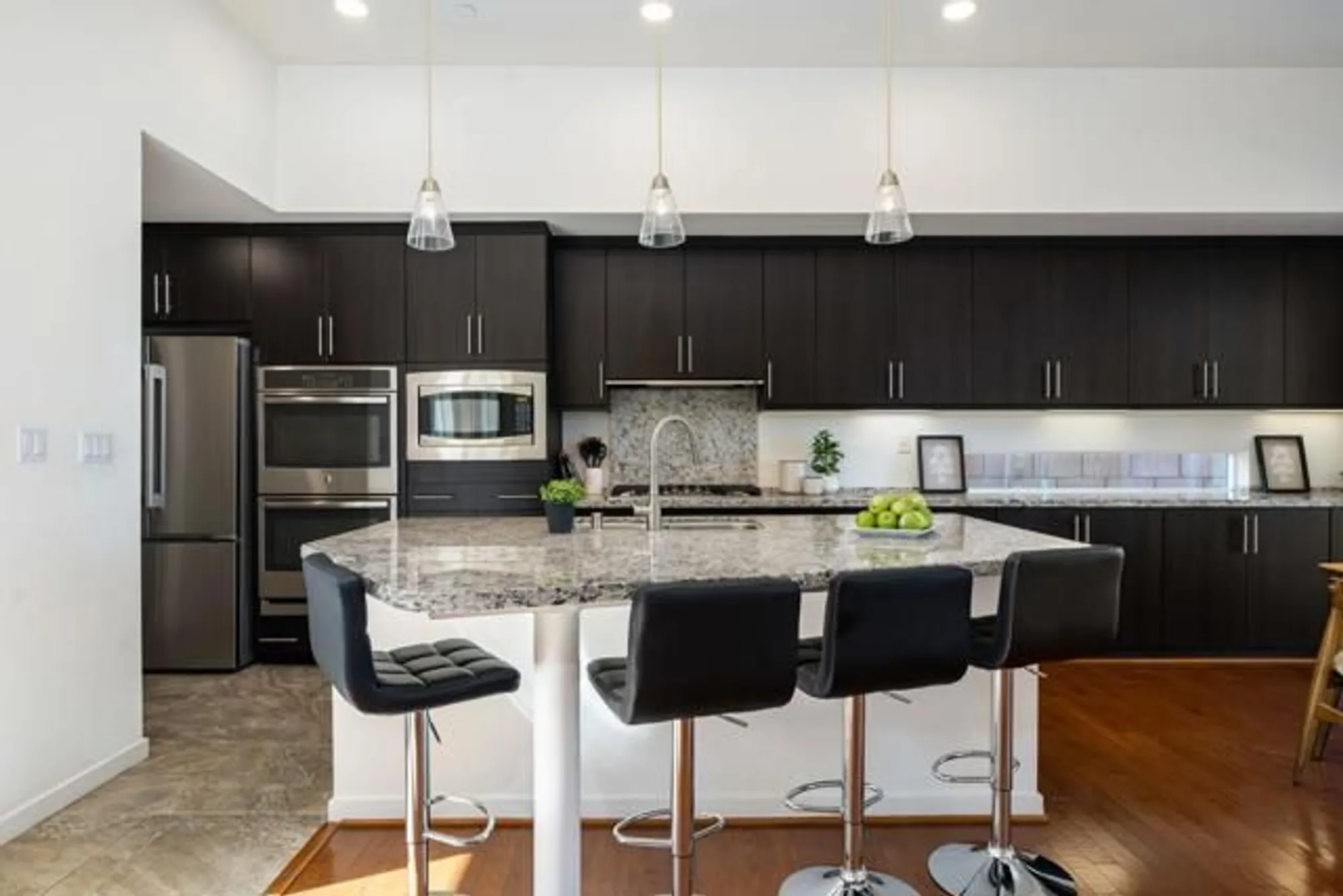 Property Slideshow image 23 of 48 | 730 equinox way, Palm Springs, CA, 92262