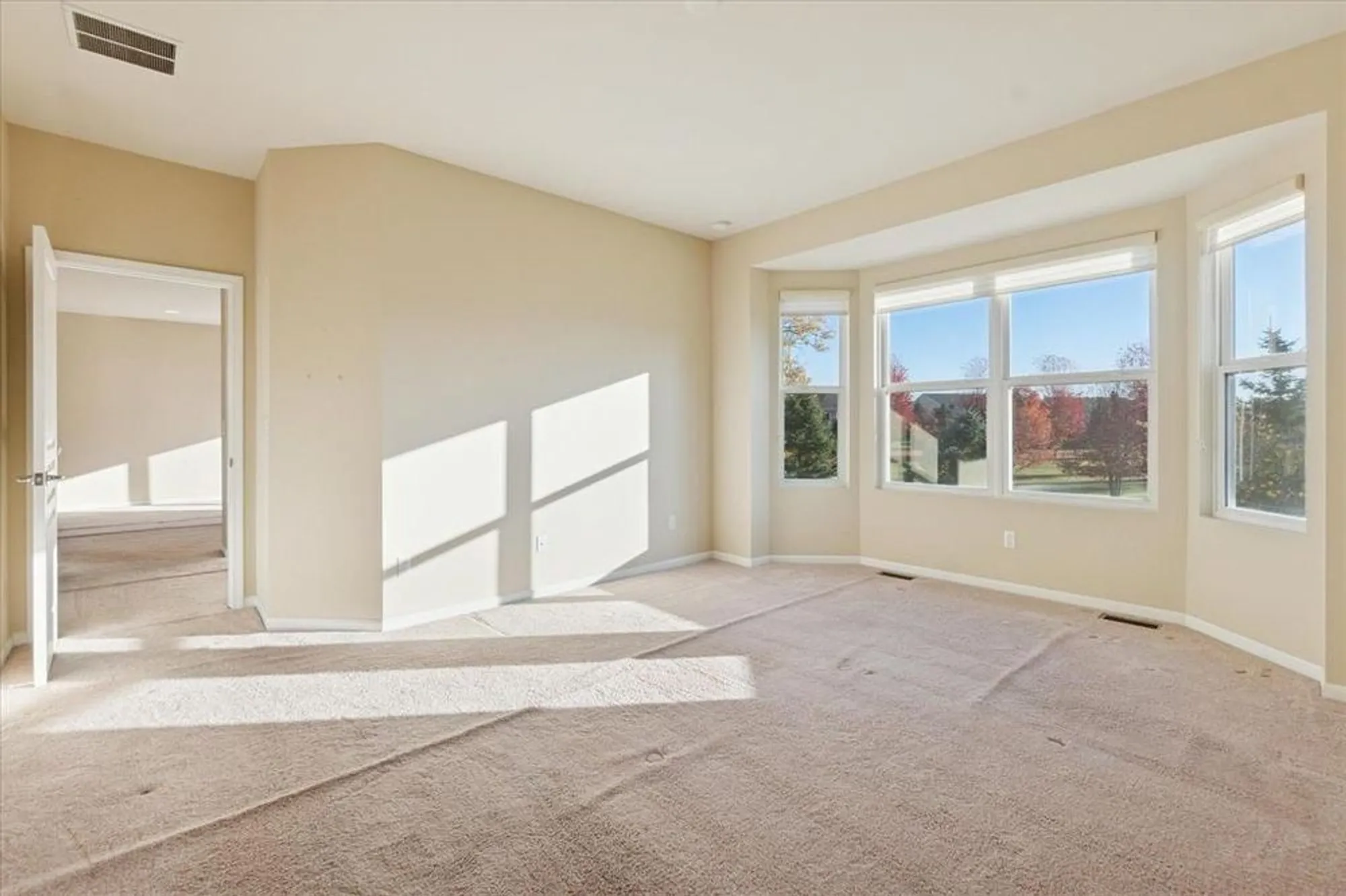 Property Slideshow image 22 of 67 | 9525 pine valley dr, Grand Blanc, MI, 48439