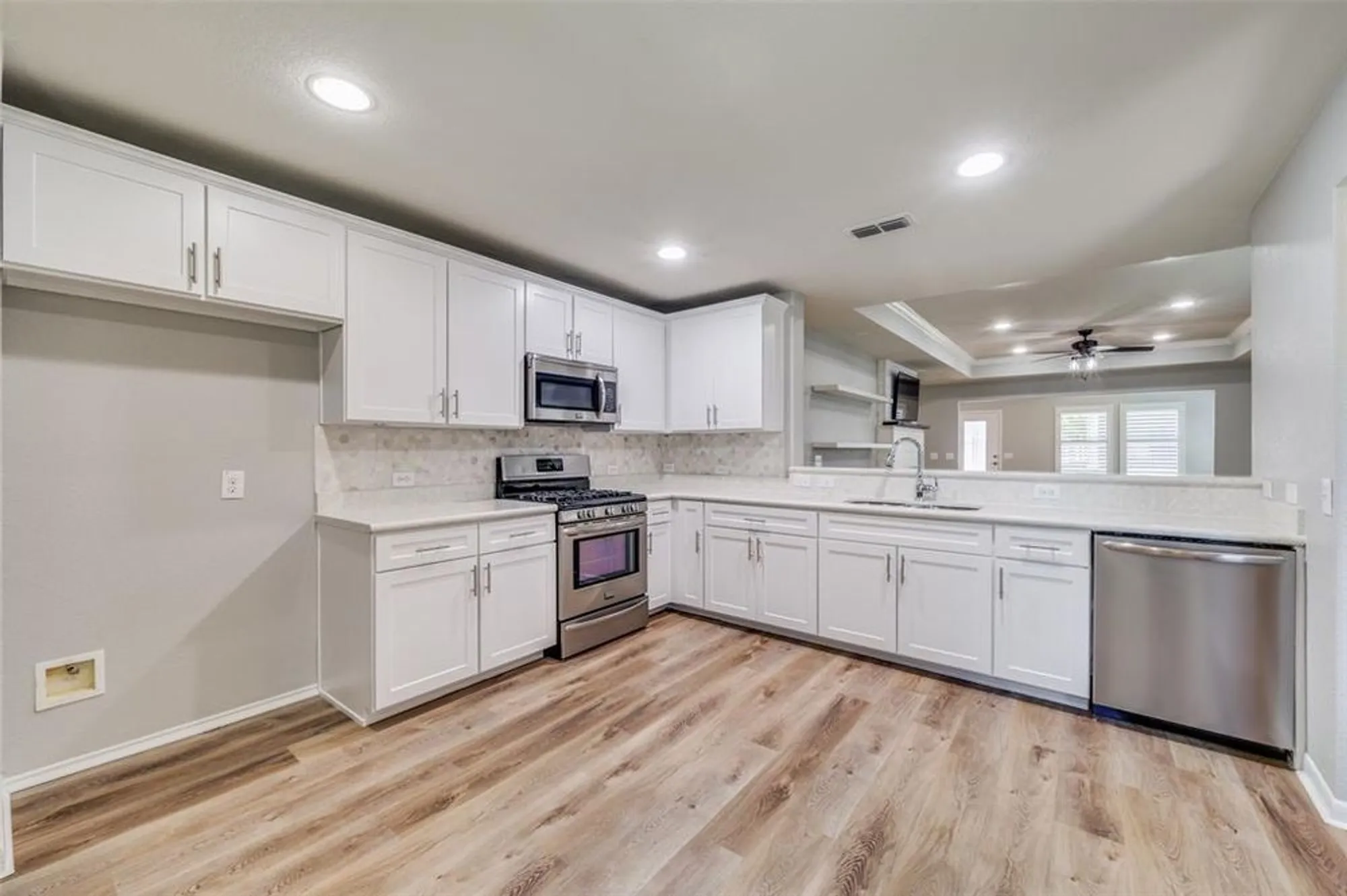 Property Slideshow image 7 of 40 | 6726 hickory creek dr, Frisco, TX, 75036