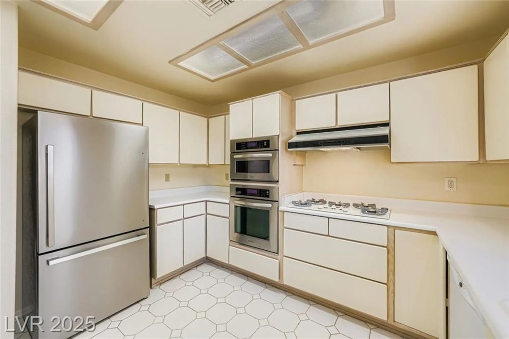 Property Slideshow image 12 of 29 | 2517 desert butte dr, Las Vegas, NV, 89134