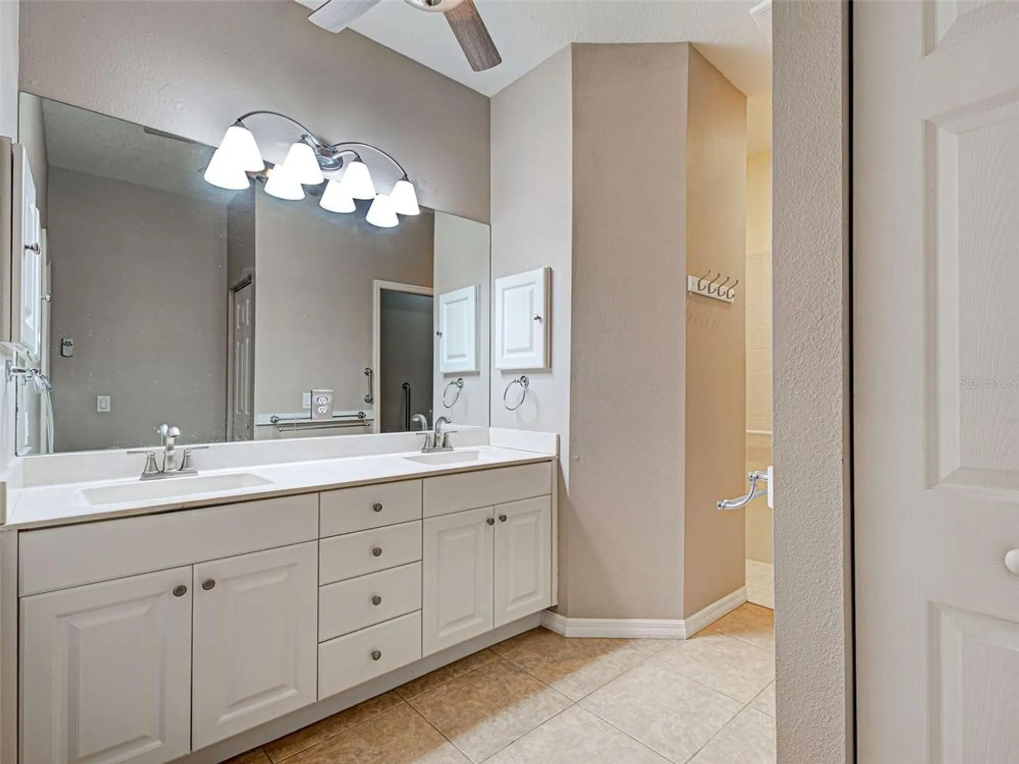 Property Slideshow image 28 of 54 | 912 barclay ct, Venice, FL, 34293