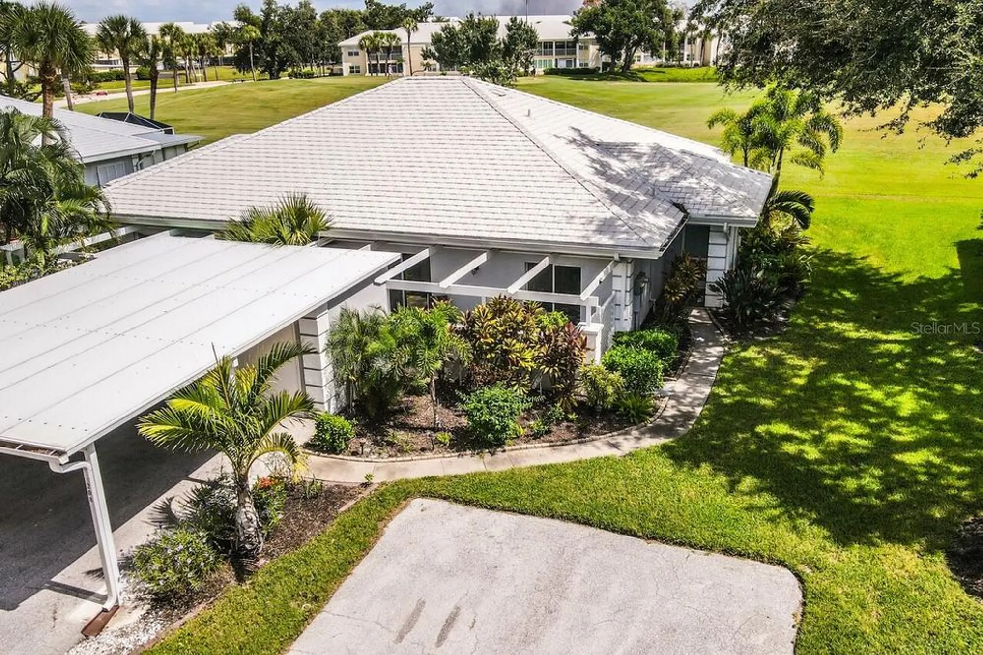 Property Slideshow image 40 of 63 | 208 cerromar way 26, Venice, FL, 34293