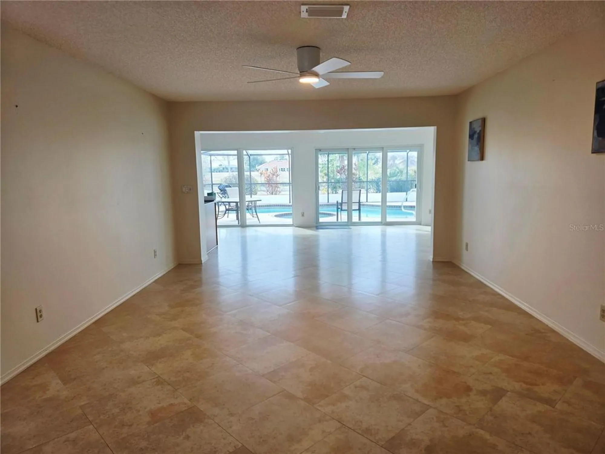 Property Slideshow image 28 of 37 | 1924 new bedford dr, Sun City Center, FL, 33573