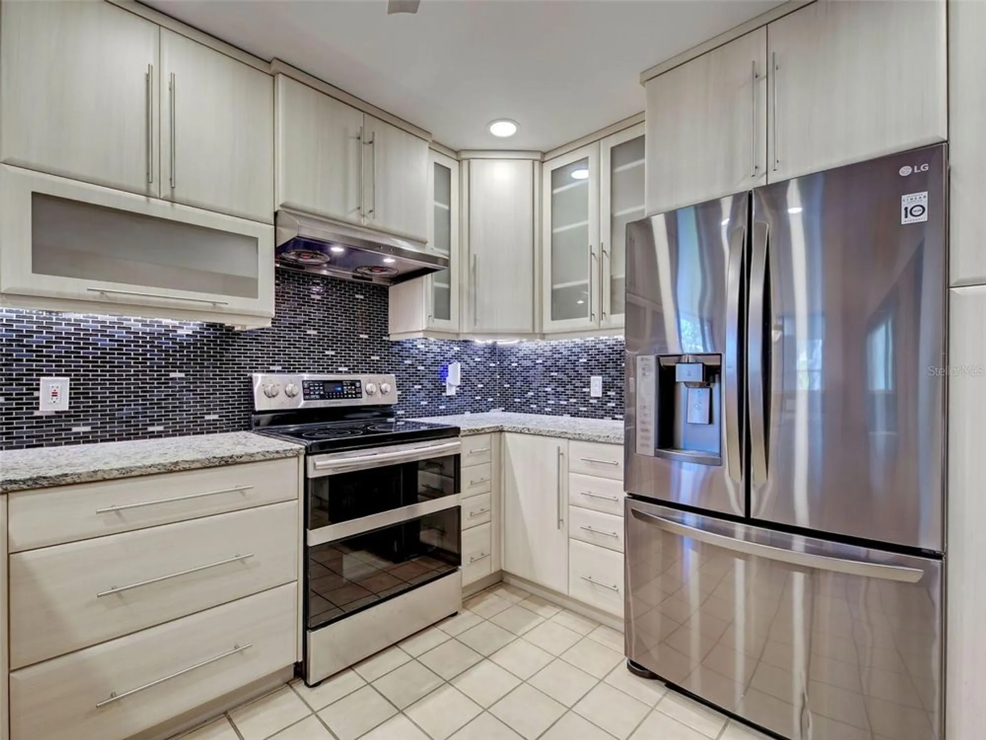 Property Slideshow image 18 of 68 | 263 southampton dr # 301, Venice, FL, 34293