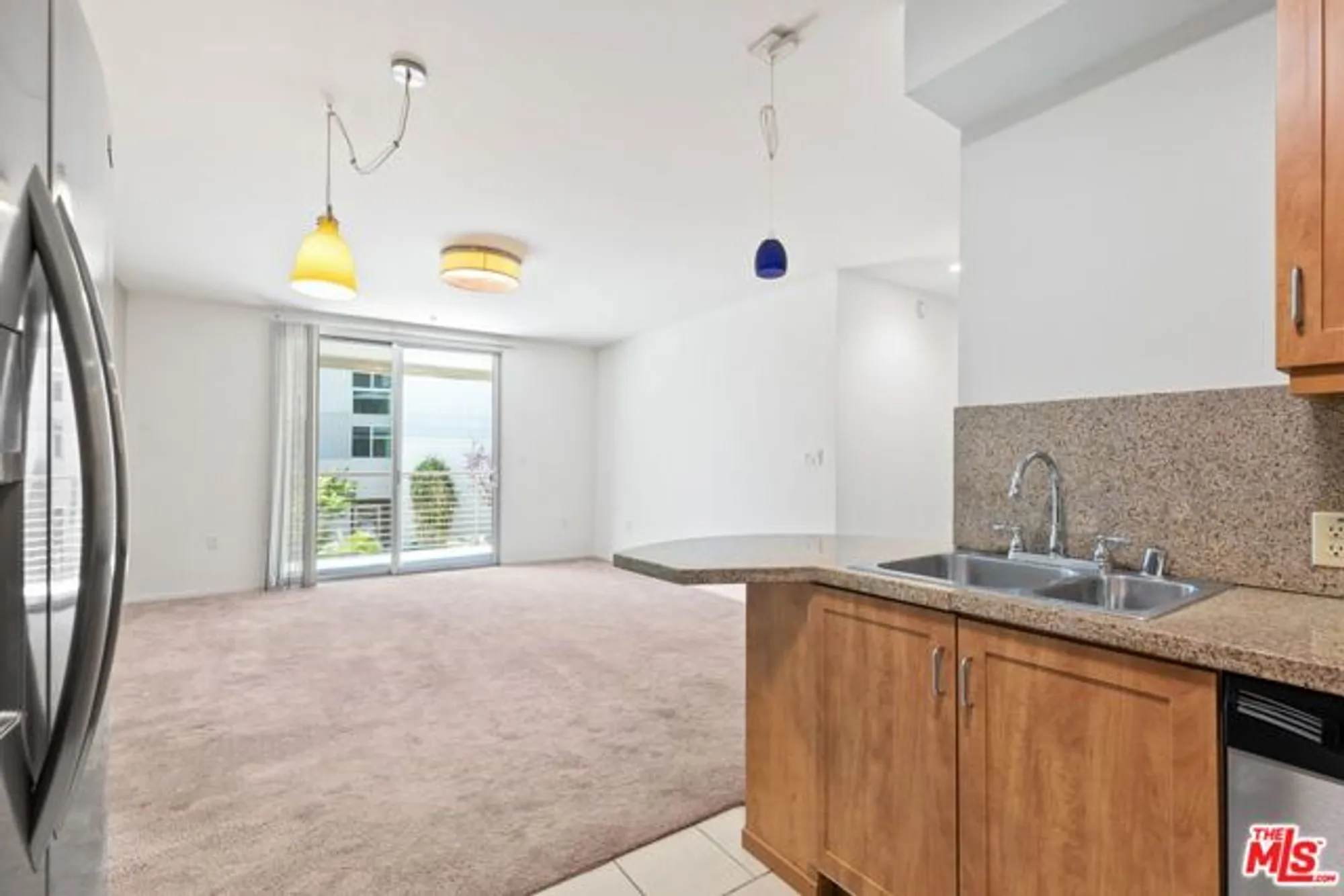 Property Slideshow image 16 of 41 | 267 s san pedro st unit 211, Los Angeles, CA, 90012