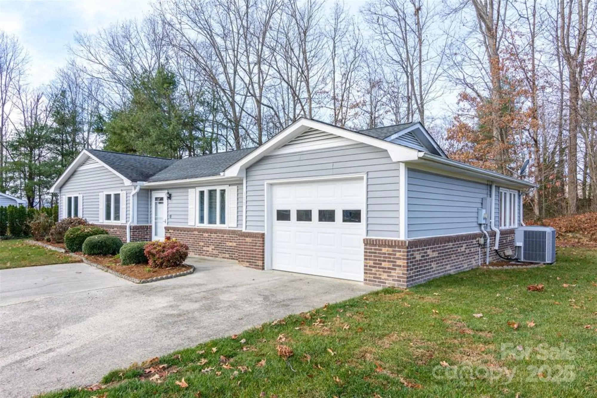 Property Slideshow image 32 of 37 | 308 dellford ct, Hendersonville, NC, 28792