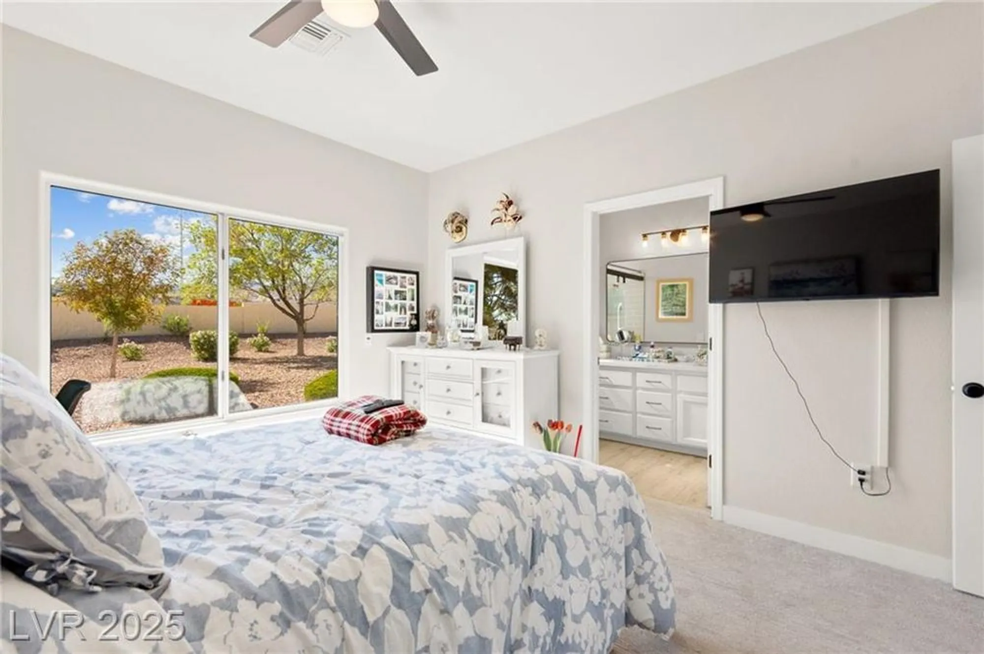 Property Slideshow image 22 of 36 | 11025 mission lakes ave, Las Vegas, NV, 89134