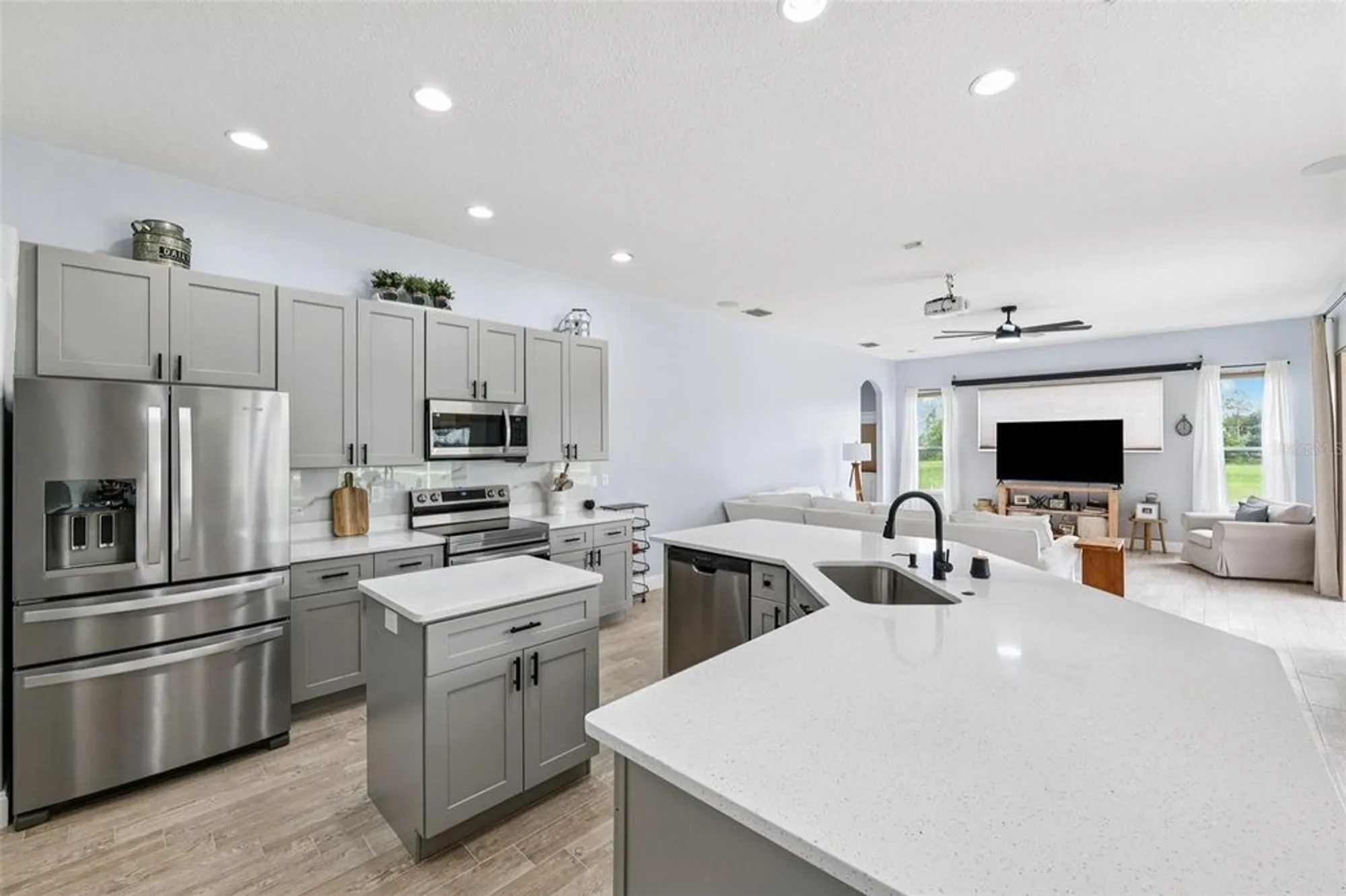 Property Slideshow image 10 of 52 | 13049 thoroughbred dr, Dade City, FL, 33525