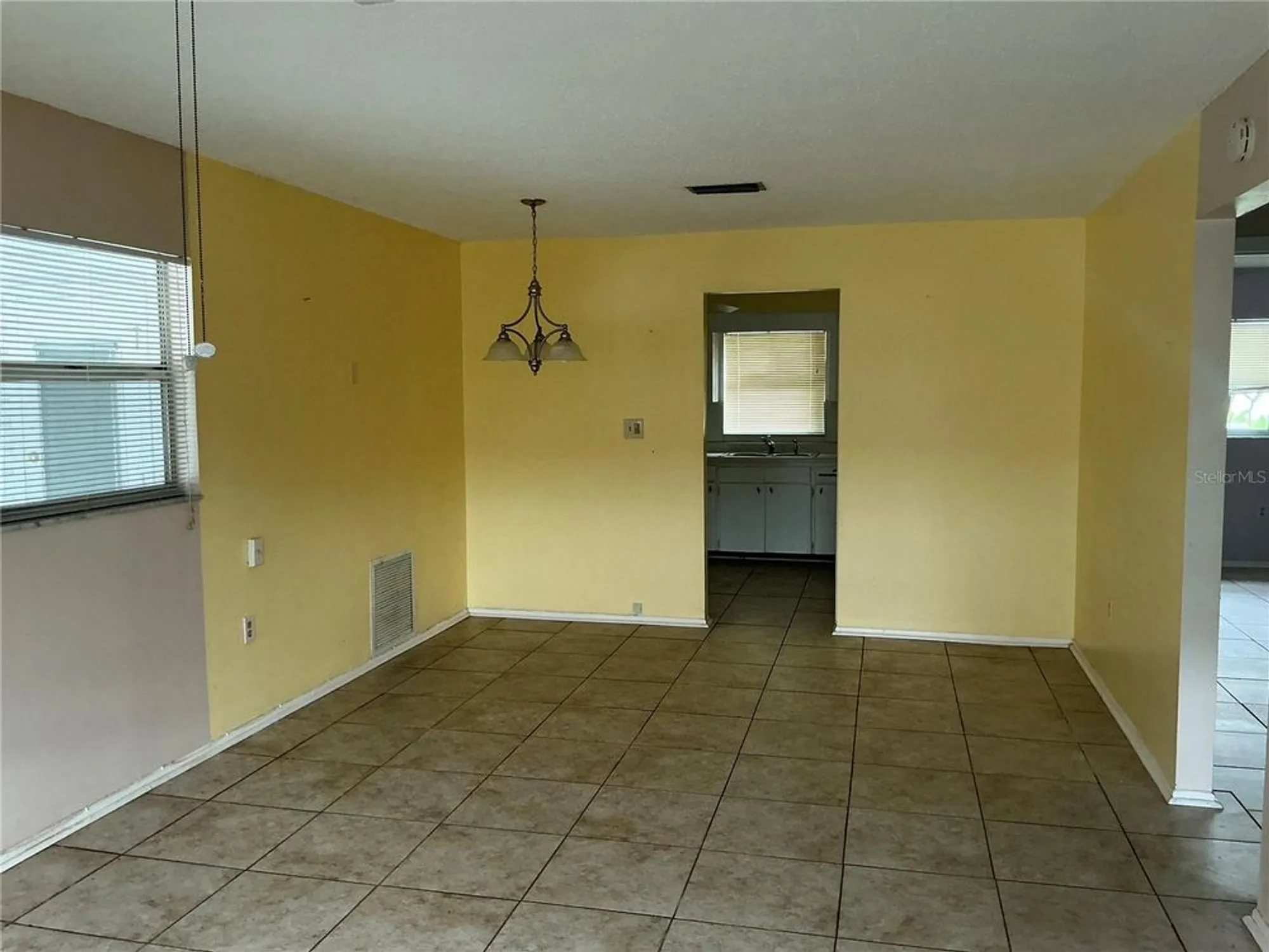 Property Slideshow image 4 of 17 | 4994 jonquil pl n # 278, Pinellas Park, FL, 33782