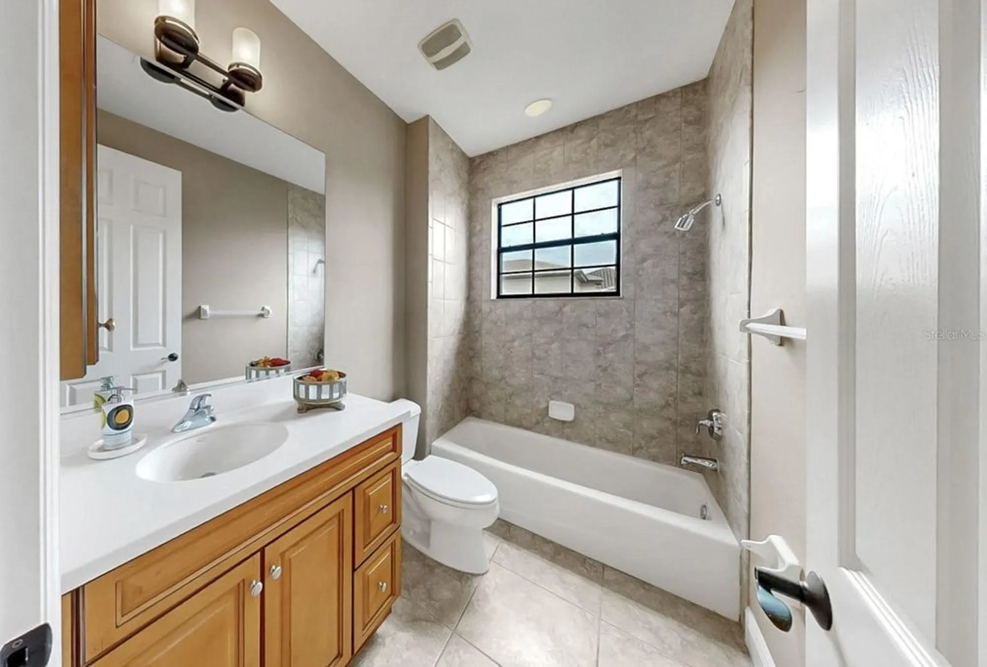 Property Slideshow image 61 of 82 | 5417 tybee island dr, Apollo Beach, FL, 33572