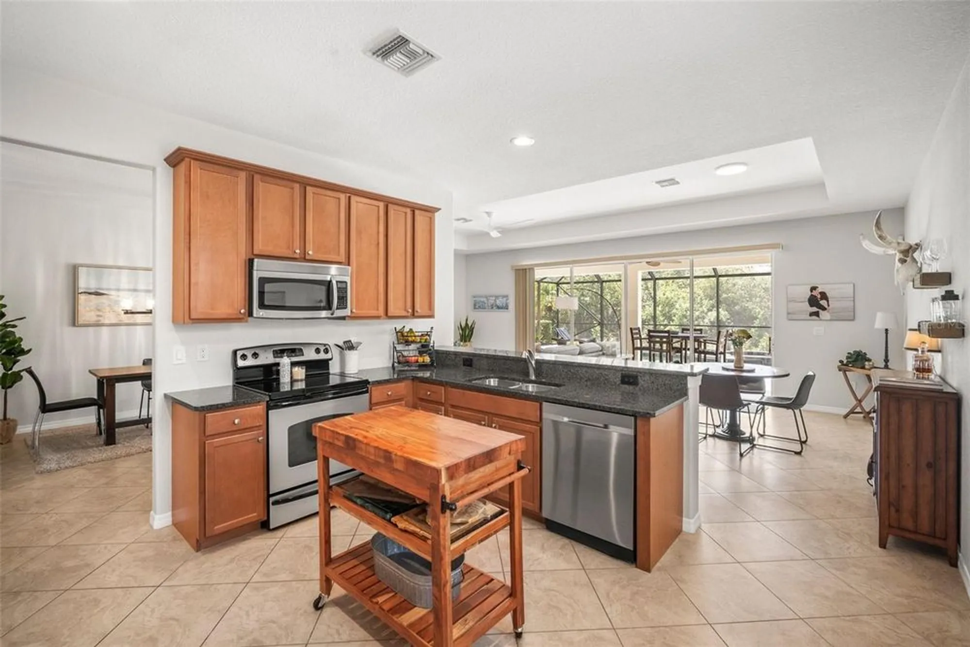 Property Slideshow image 12 of 52 | 358 river enclave ct, Bradenton, FL, 34212