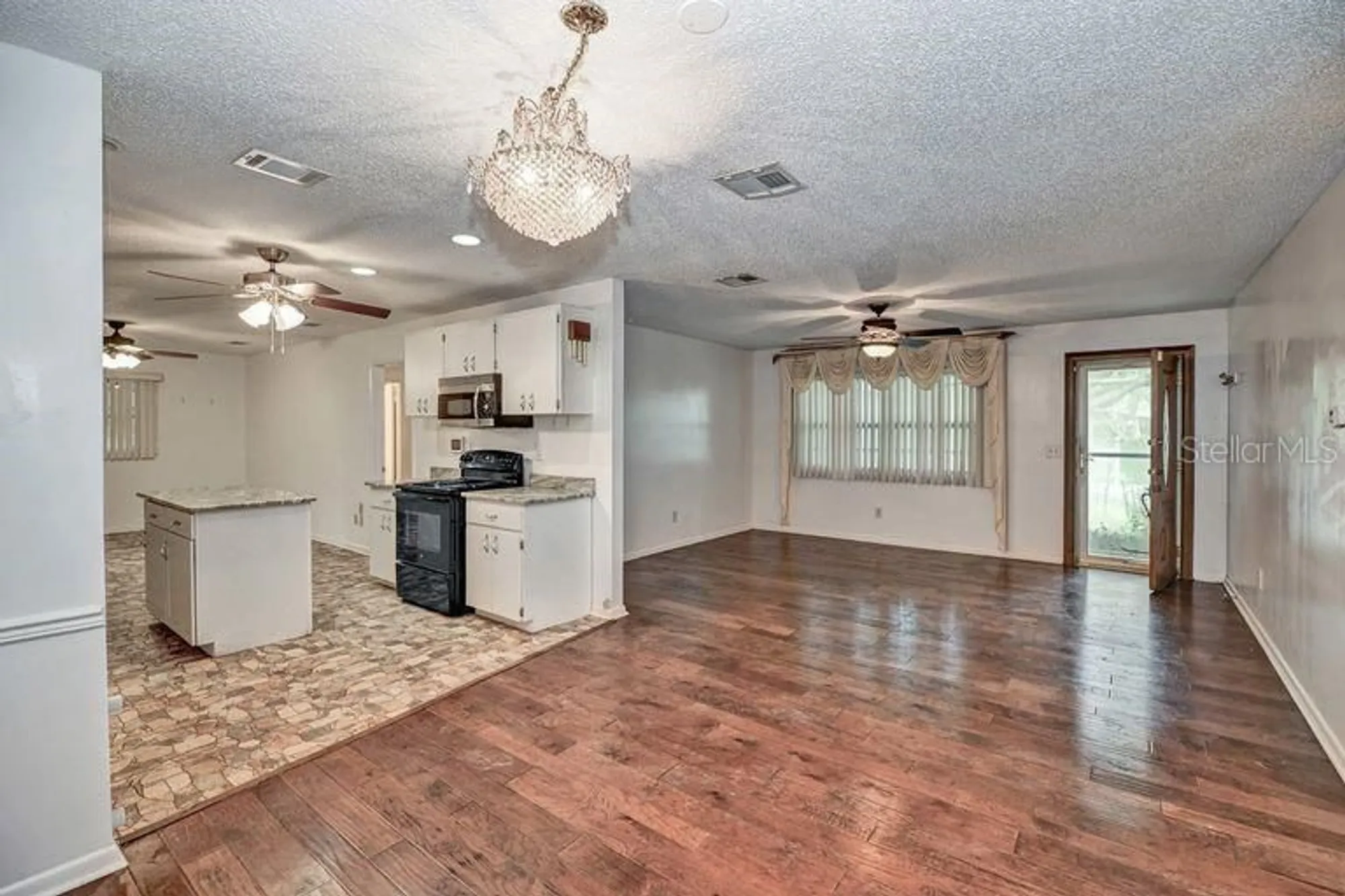 Property Slideshow image 4 of 24 | 10035 sw 91st ter, Ocala, FL, 34481