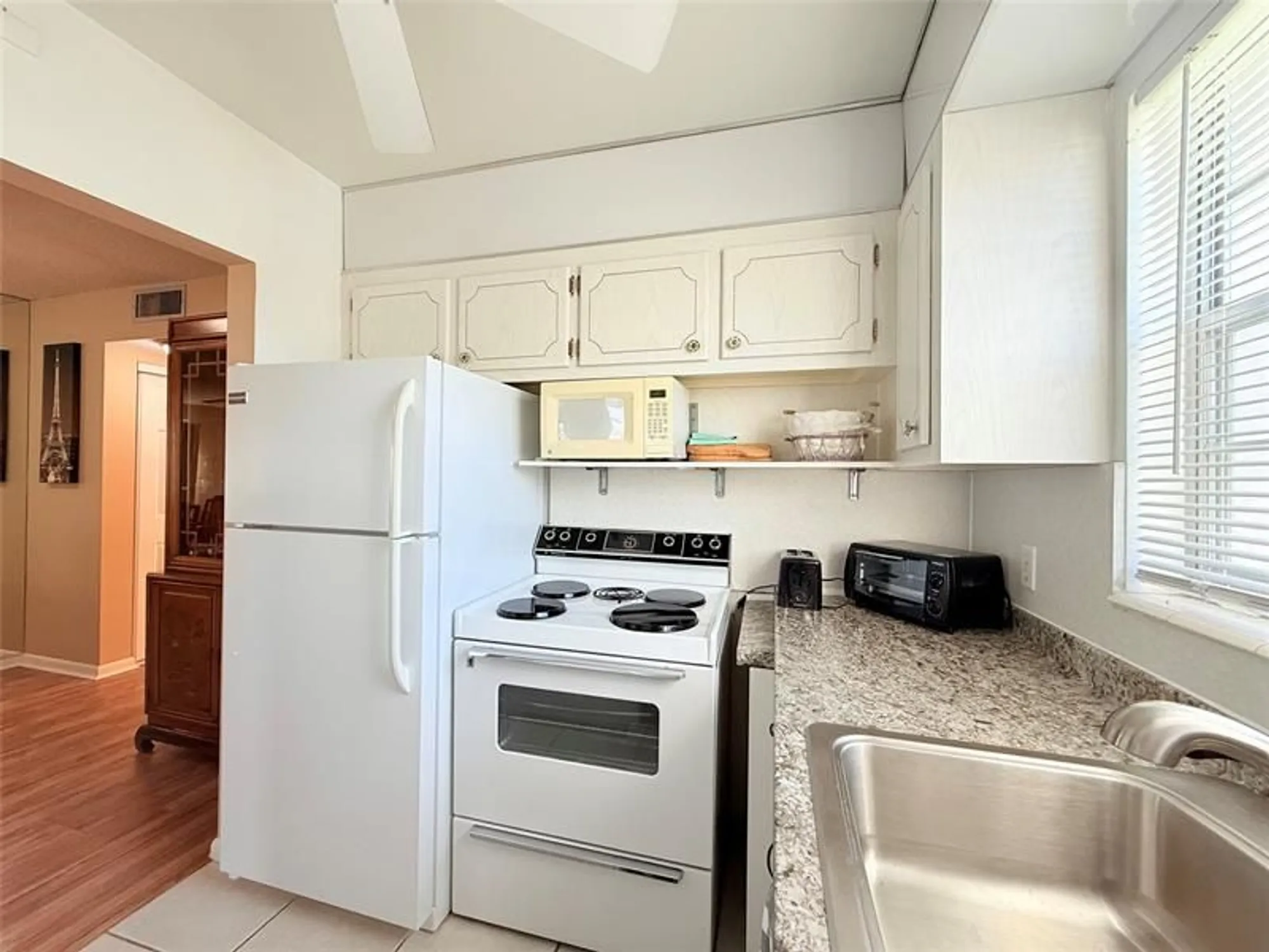 Property Slideshow image 8 of 34 | 204 oakridge m # 204, Deerfield Beach, FL, 33442