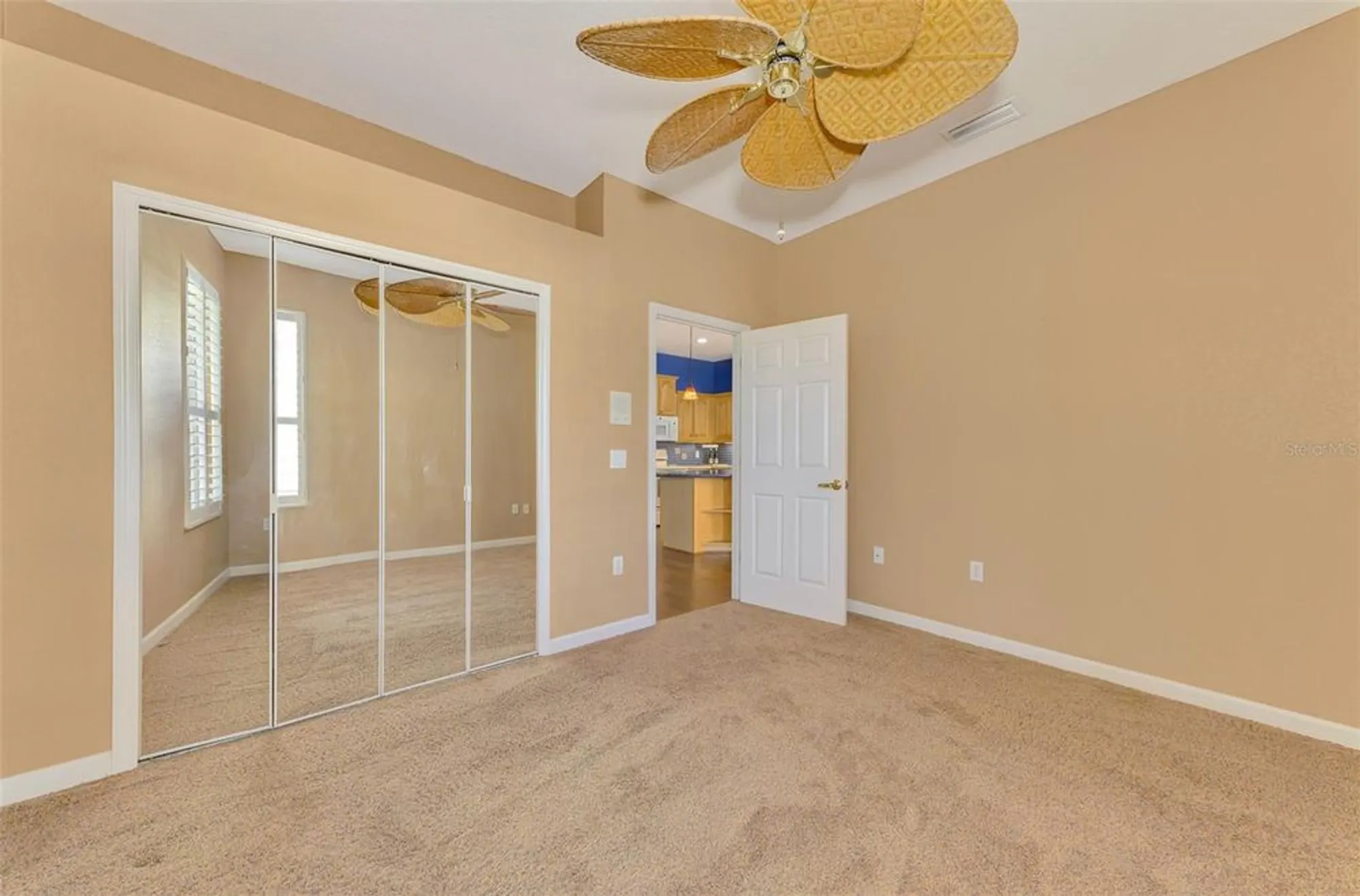 Property Slideshow image 32 of 53 | 4914 lakescene pl, Sarasota, FL, 34243