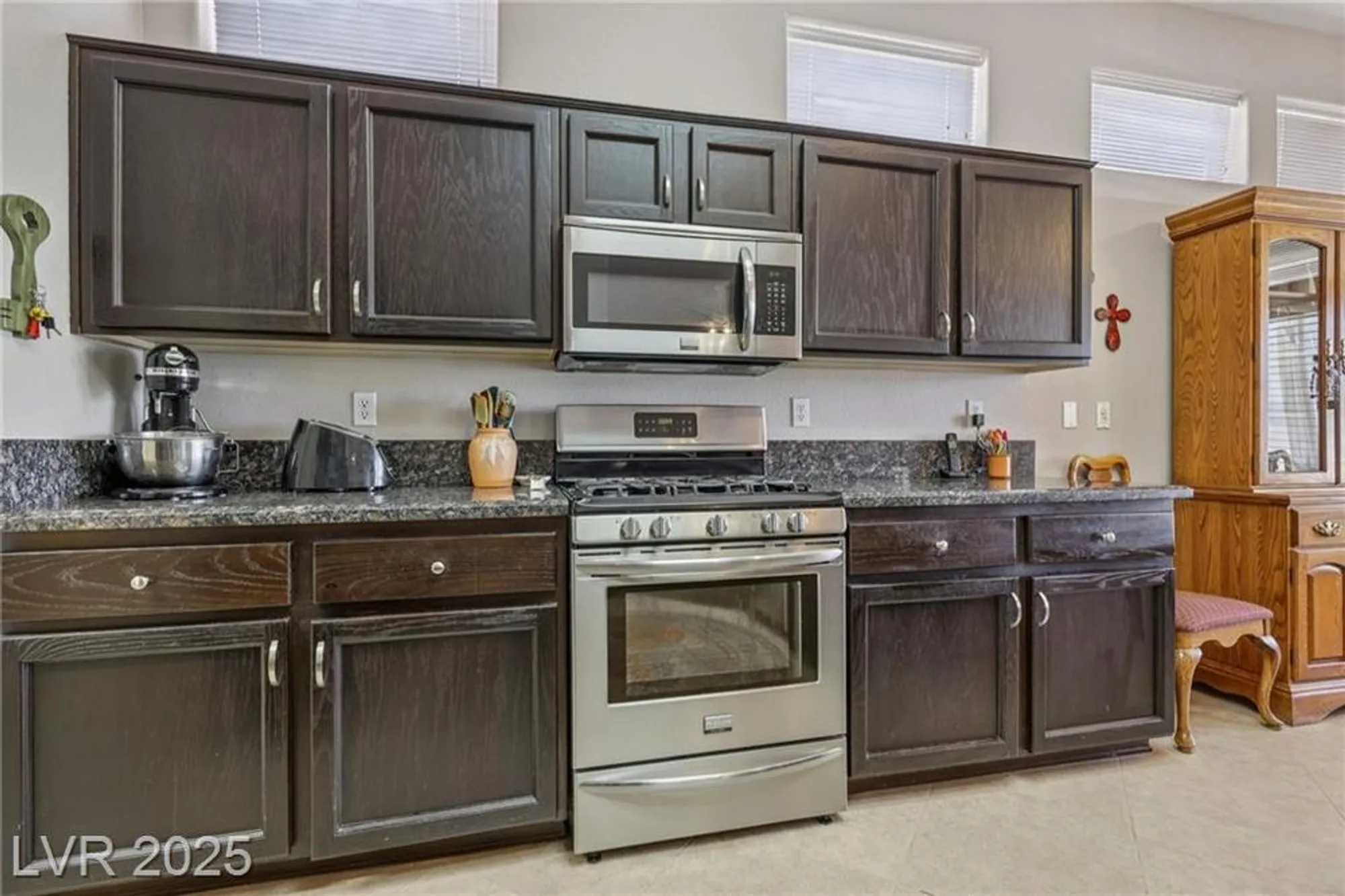 Property Slideshow image 19 of 56 | 10428 villa ridge dr, Las Vegas, NV, 89134