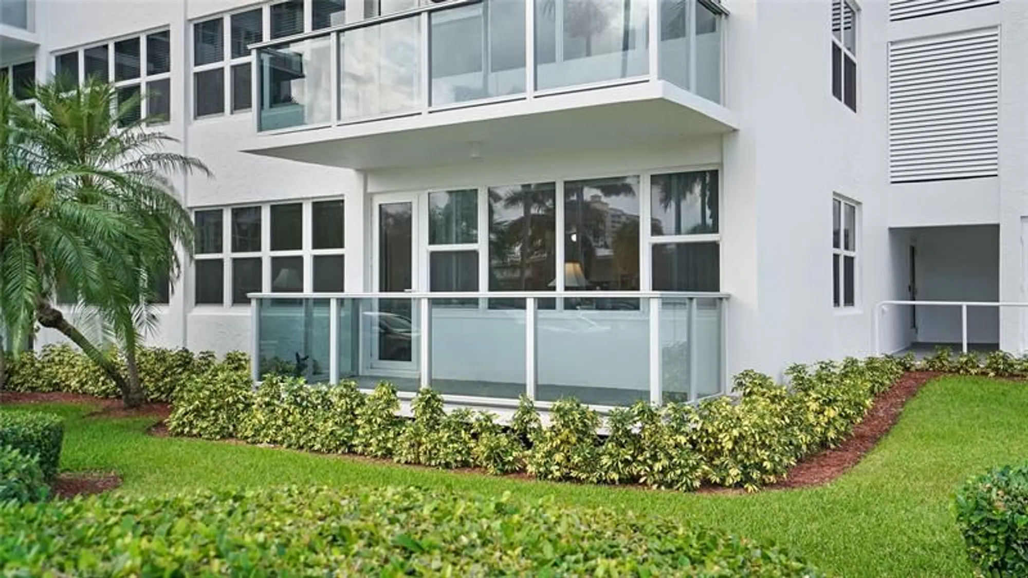 Property Slideshow image 33 of 49 | 3333 ne 34th st 109, Fort Lauderdale, FL, 33308