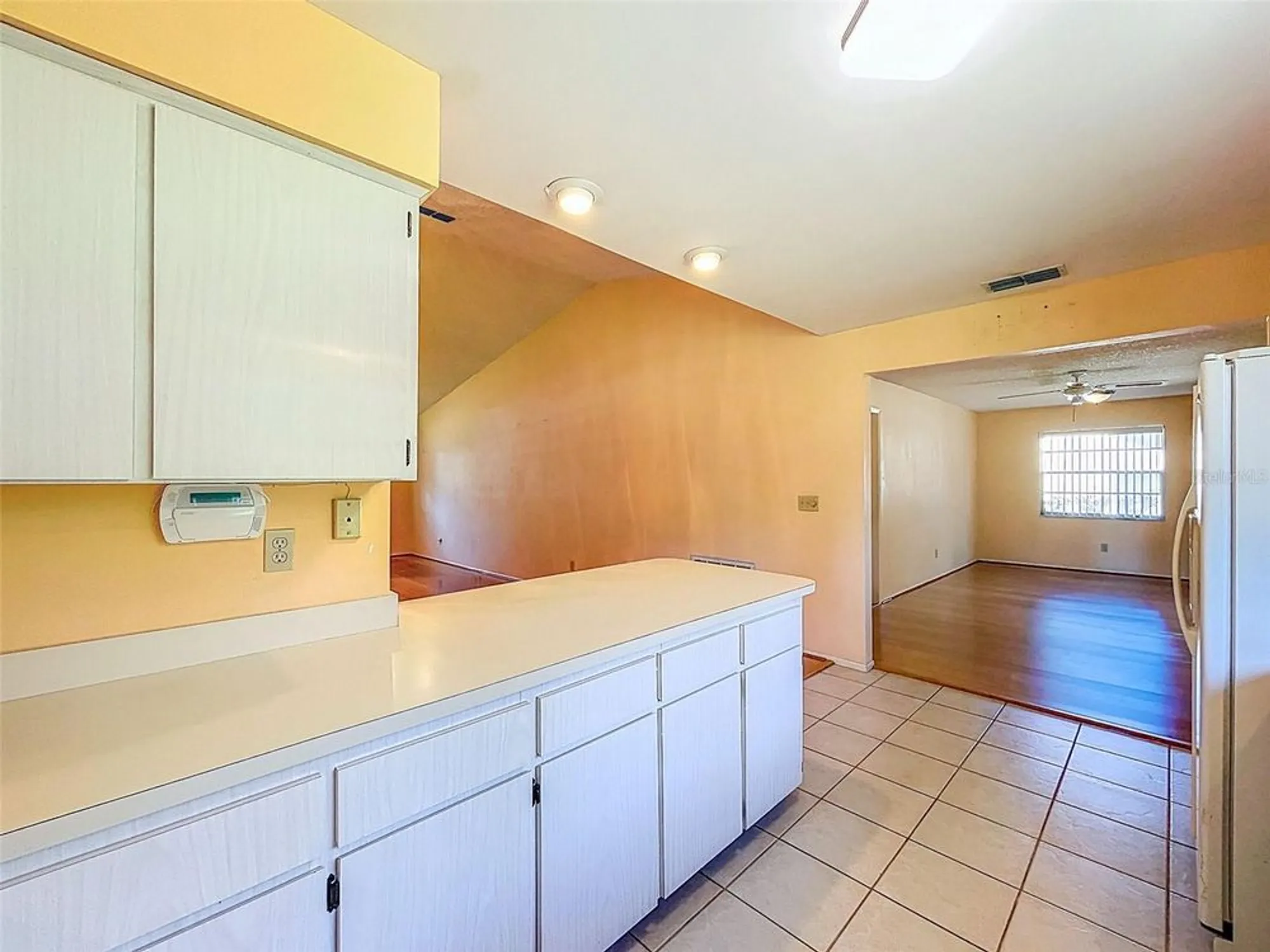 Property Slideshow image 16 of 51 | 1637 caledonia dr, Palm Harbor, FL, 34684