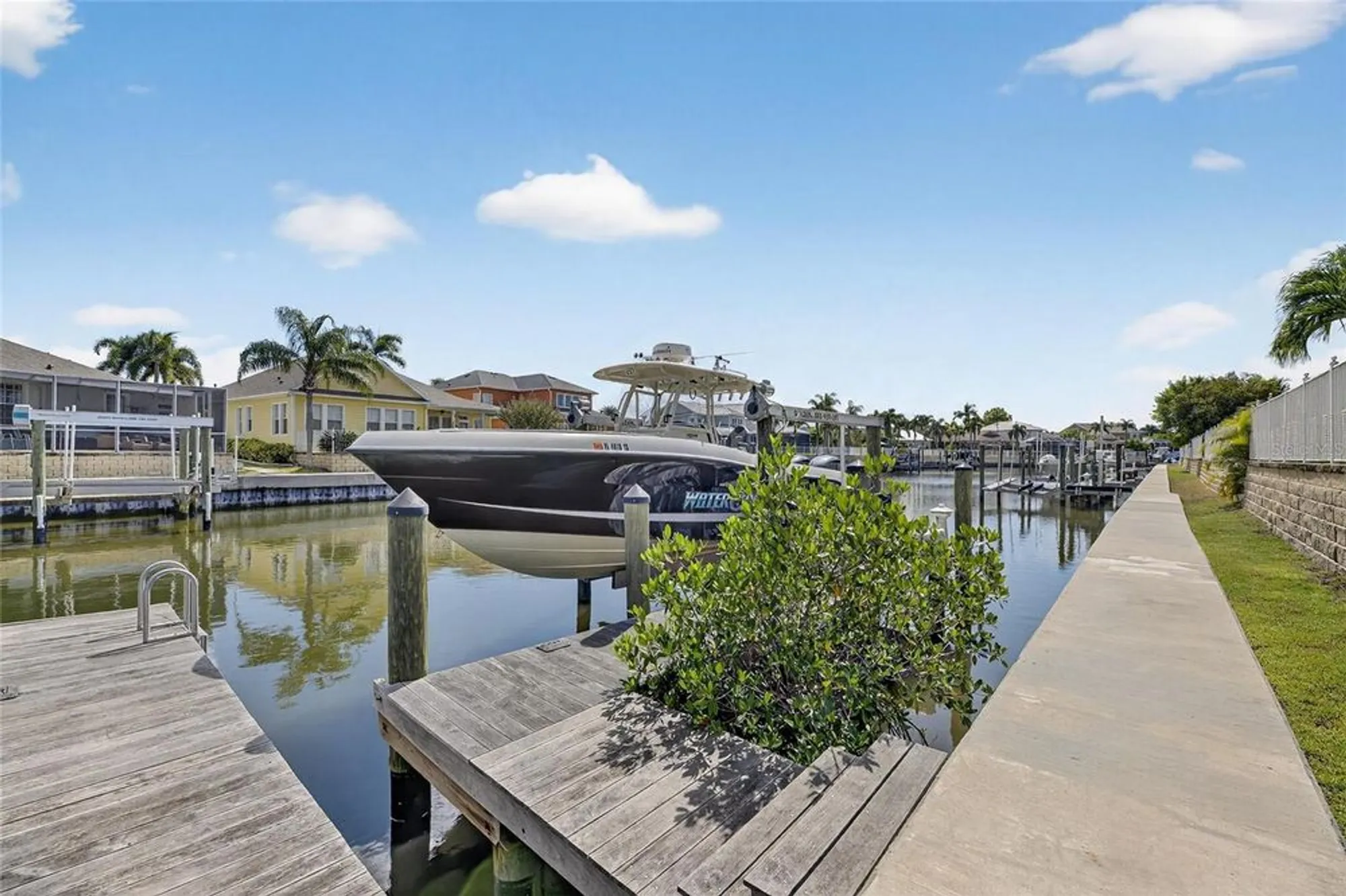 Property Slideshow image 59 of 66 | 526 islebay dr, Apollo Beach, FL, 33572