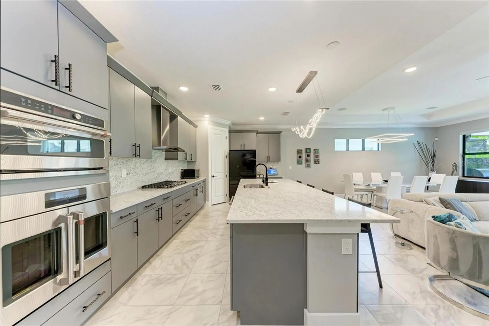 Property Slideshow image 12 of 83 | 17814 cresswind ter, Bradenton, FL, 34211