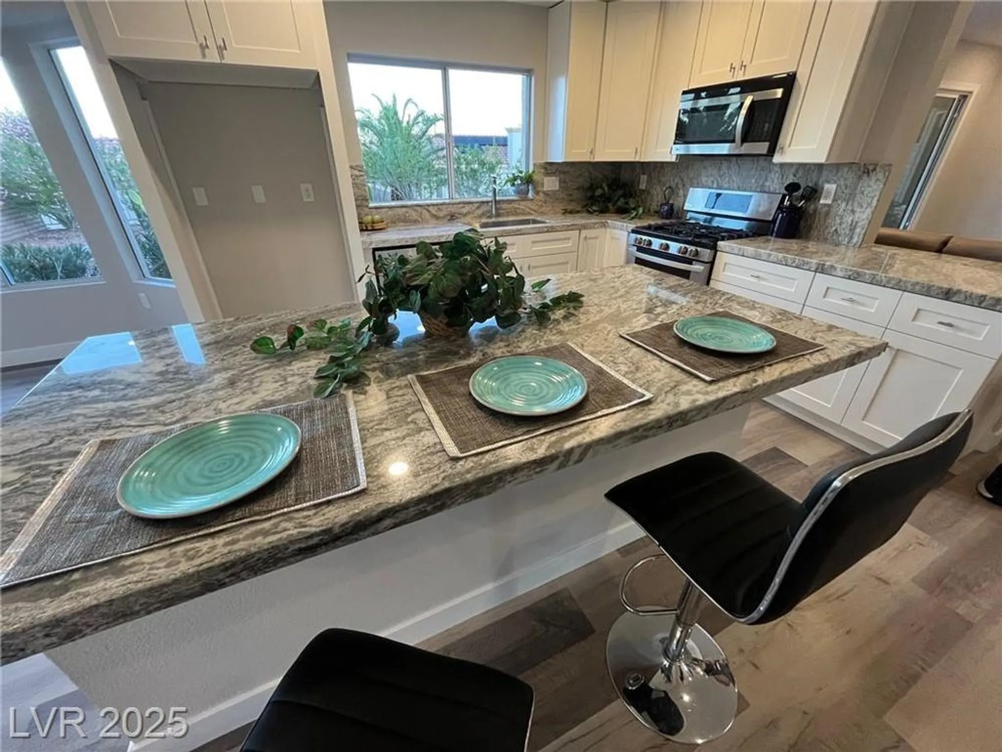 Property Slideshow image 13 of 39 | 2836 bluff point dr, Las Vegas, NV, 89134