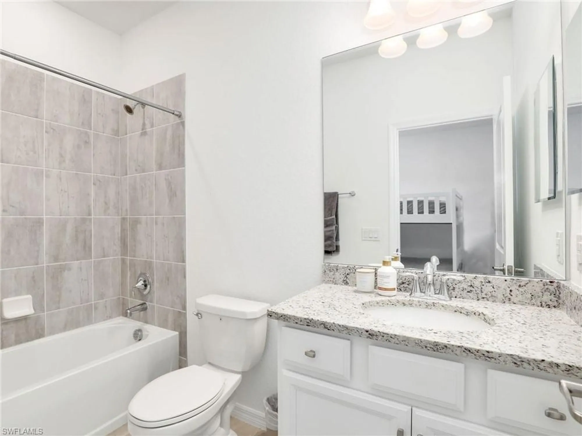 Property Slideshow image 25 of 50 | 11512 shady palm way, Fort Myers, FL, 33913