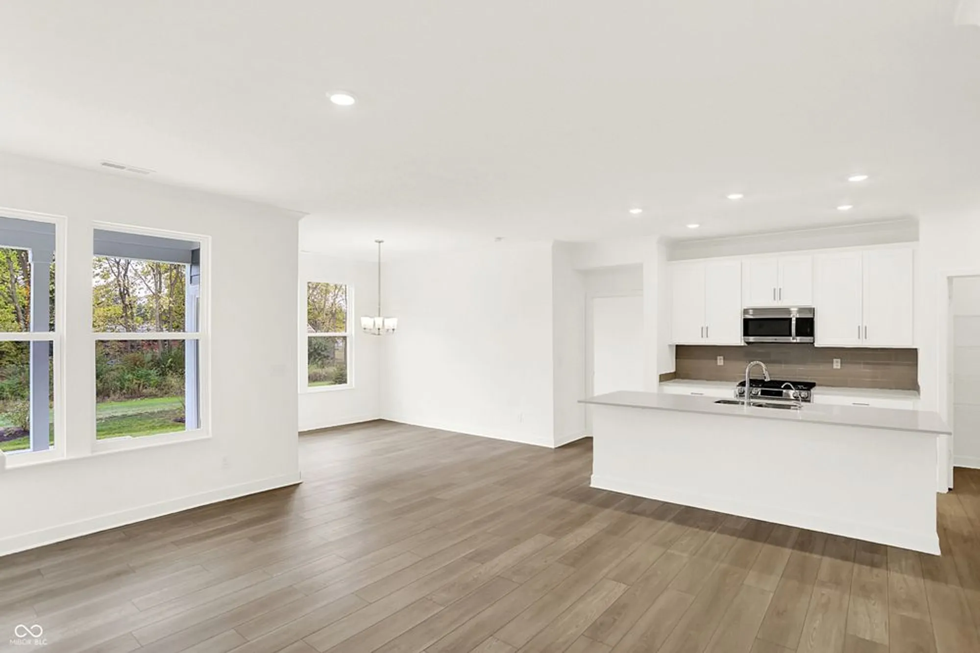 Property Slideshow image 13 of 37 | 5351 nettleton way, Avon, IN, 46123